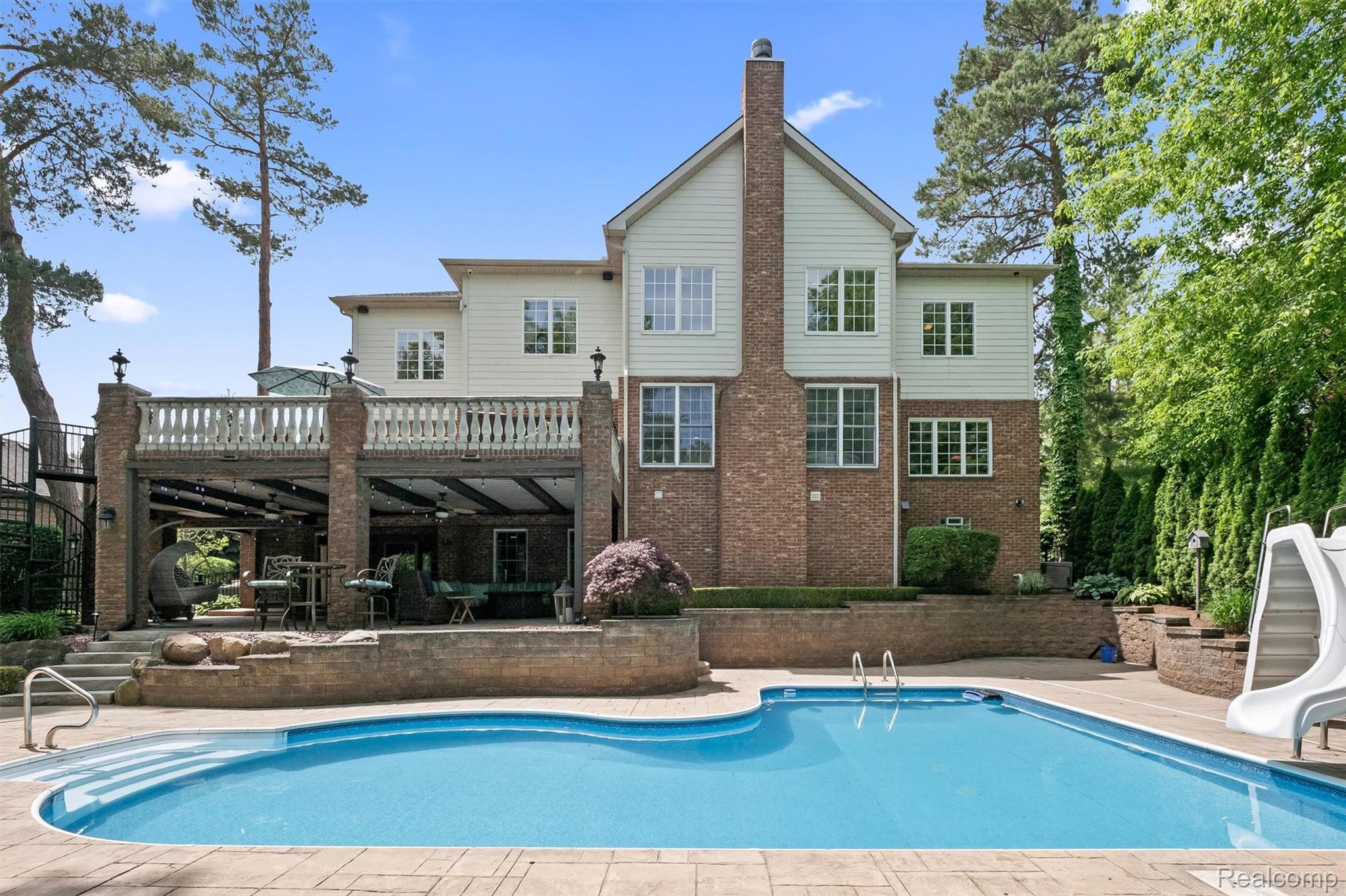 61496 Beacon Hill Drive