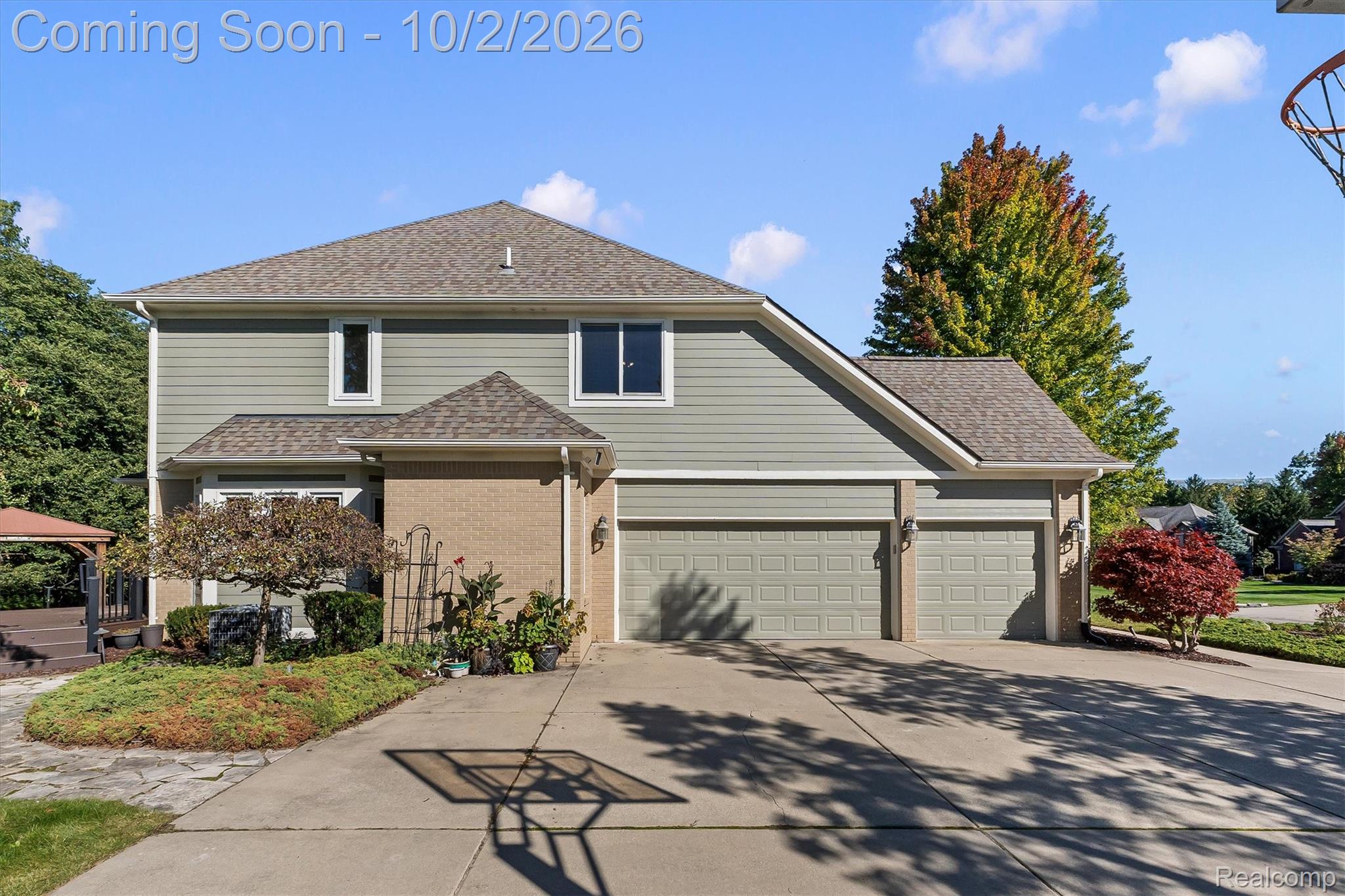 4654 Woodland Hills Drive