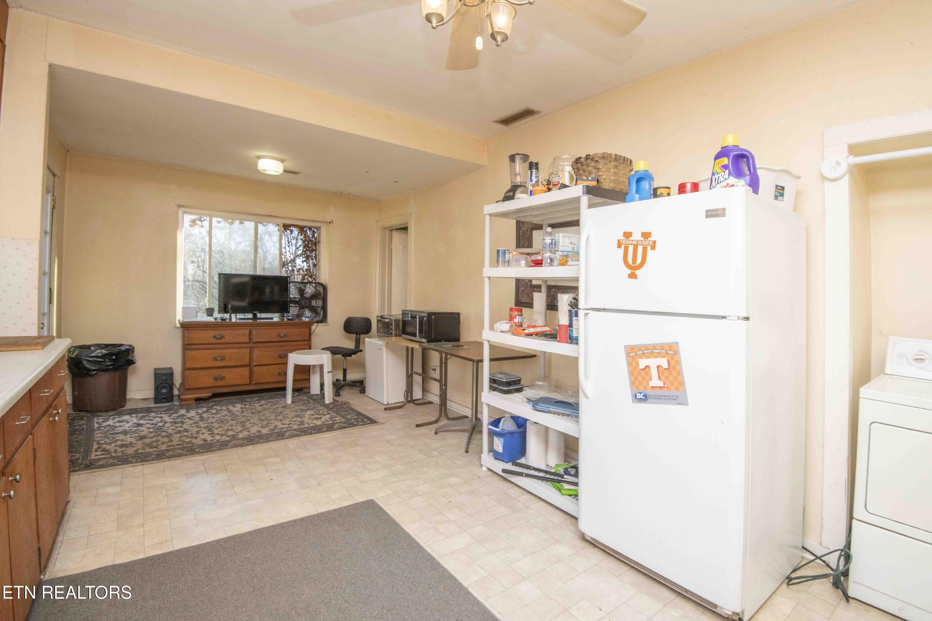 1876 E Old Topside Rd