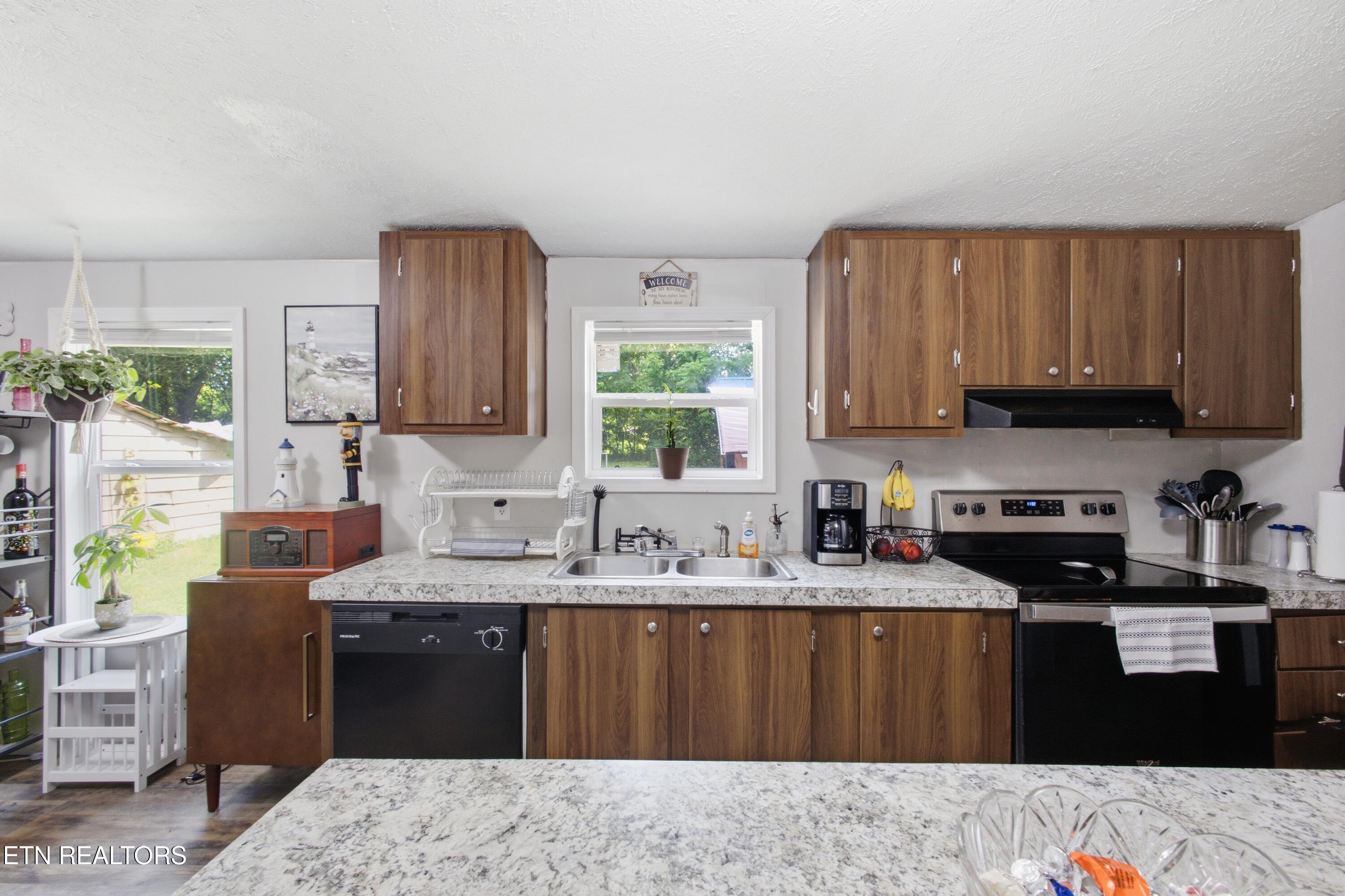 321 Rose Circle