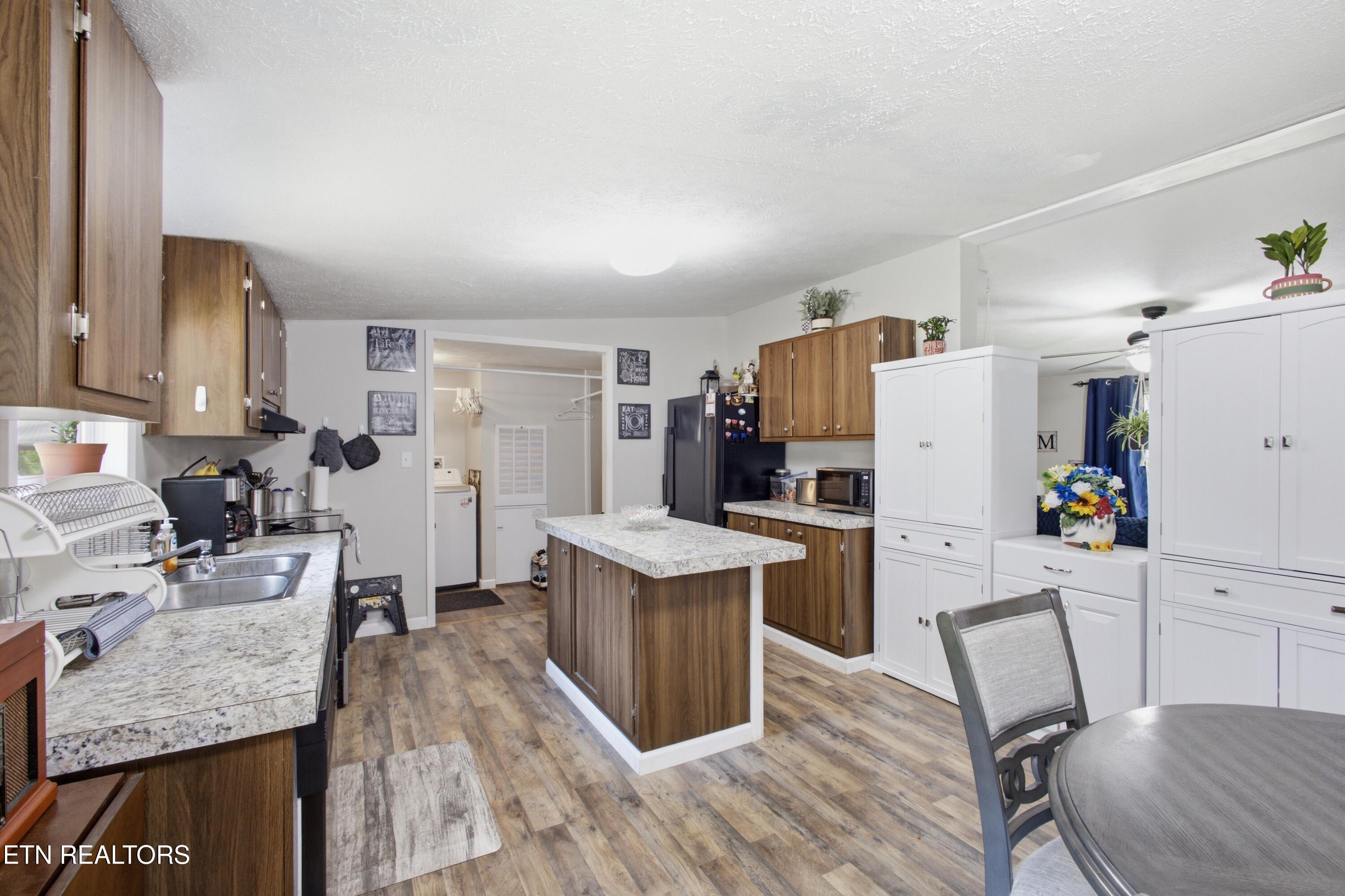 321 Rose Circle
