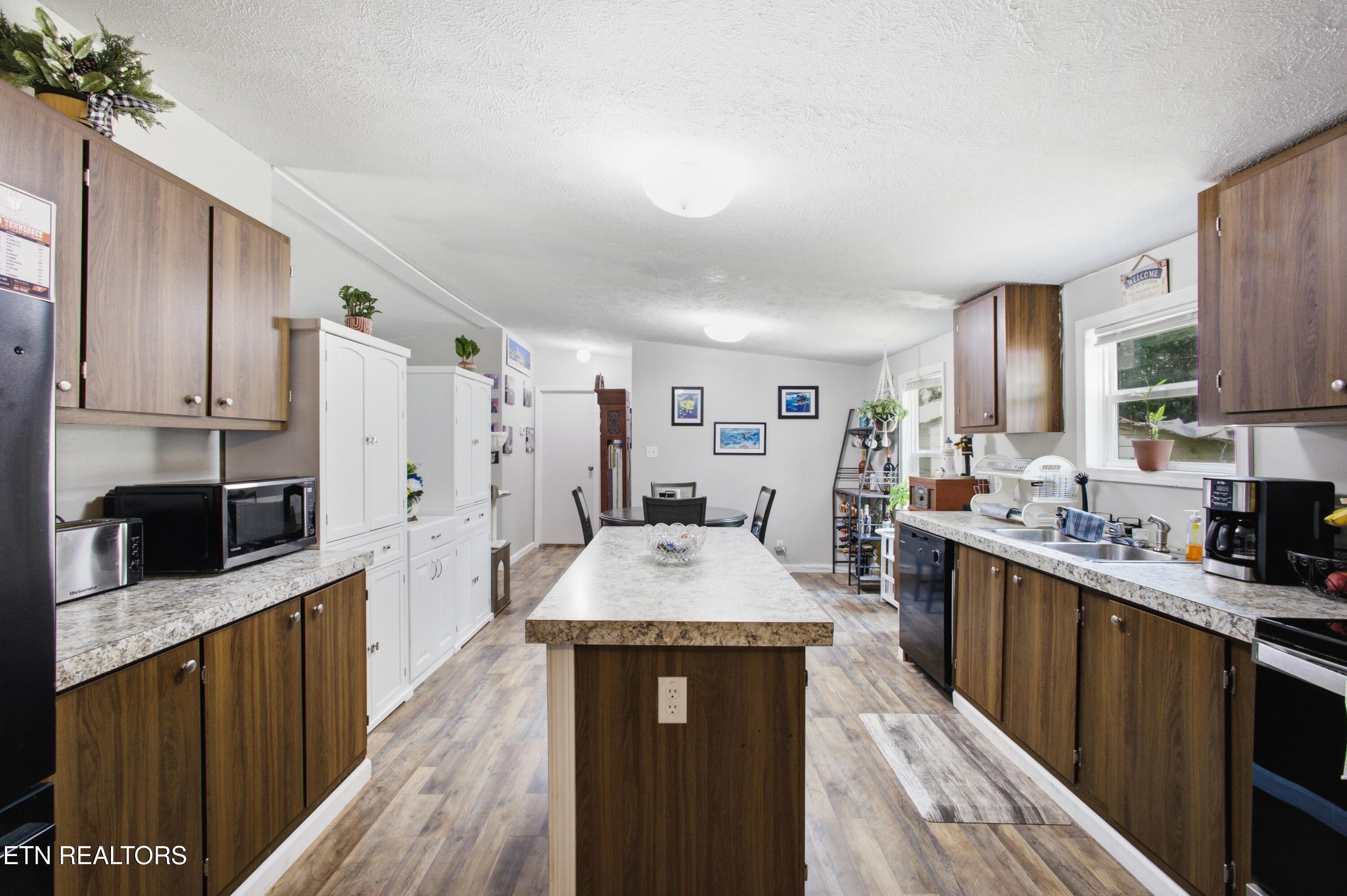 321 Rose Circle