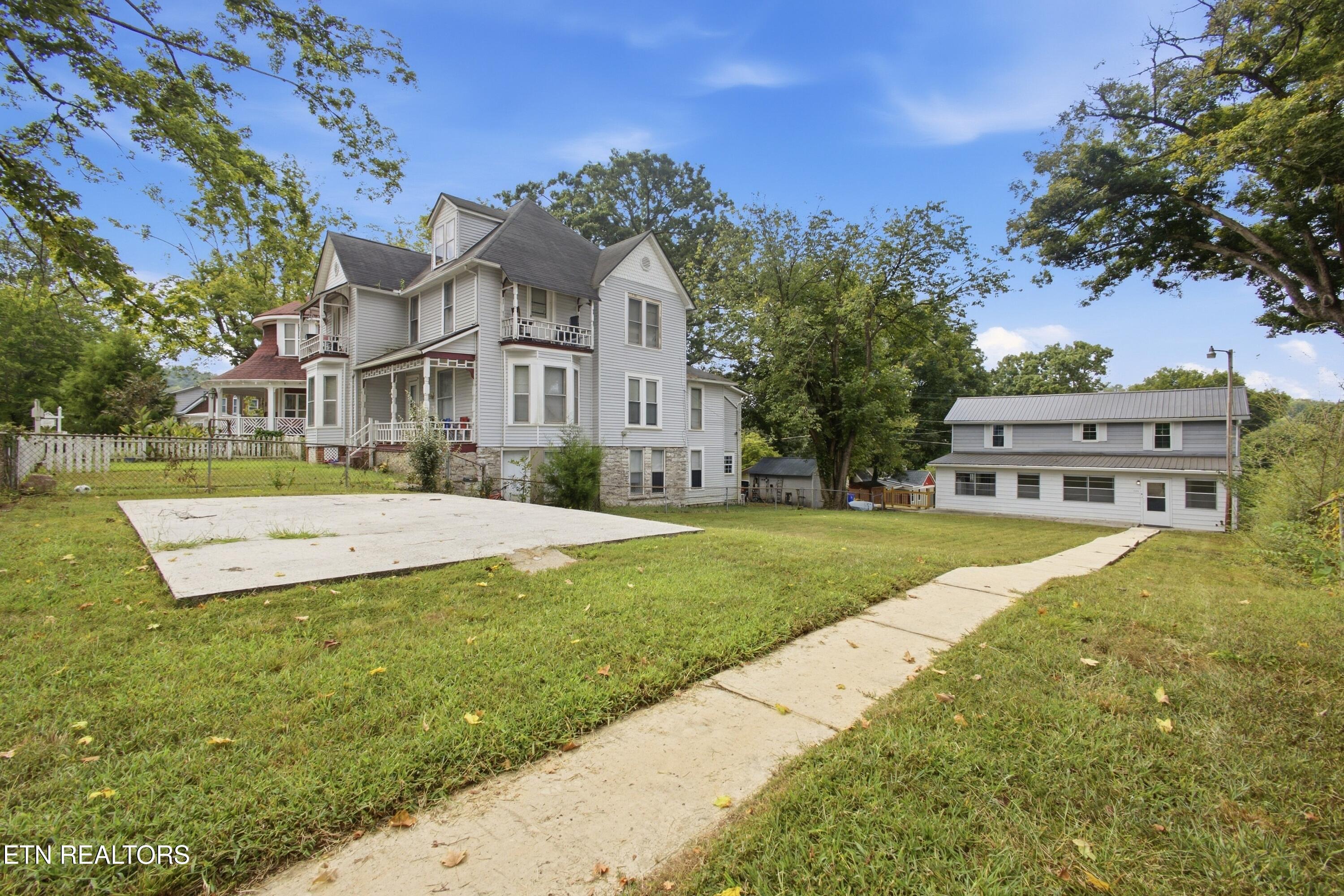 409 Walden Ave