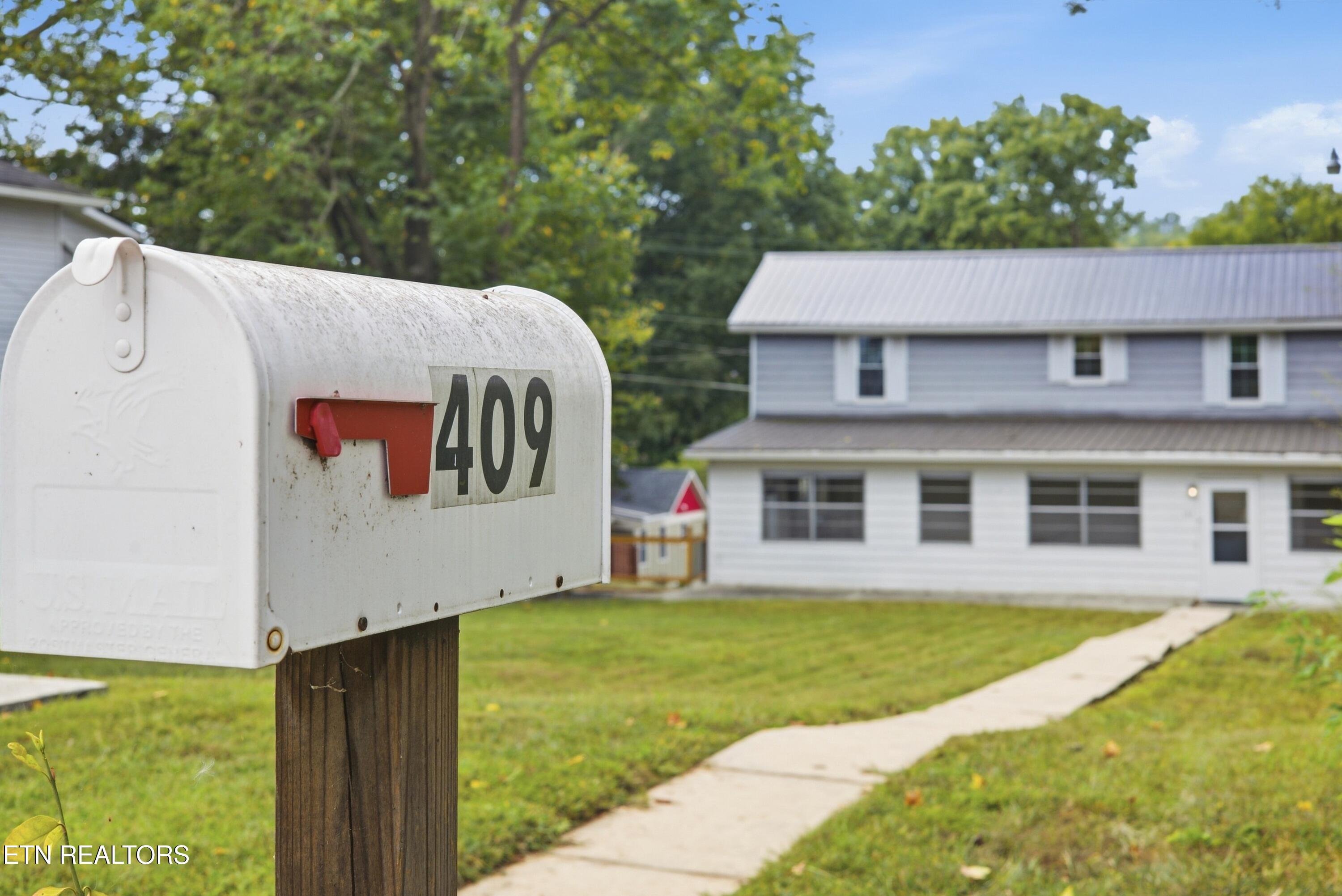 409 Walden Ave