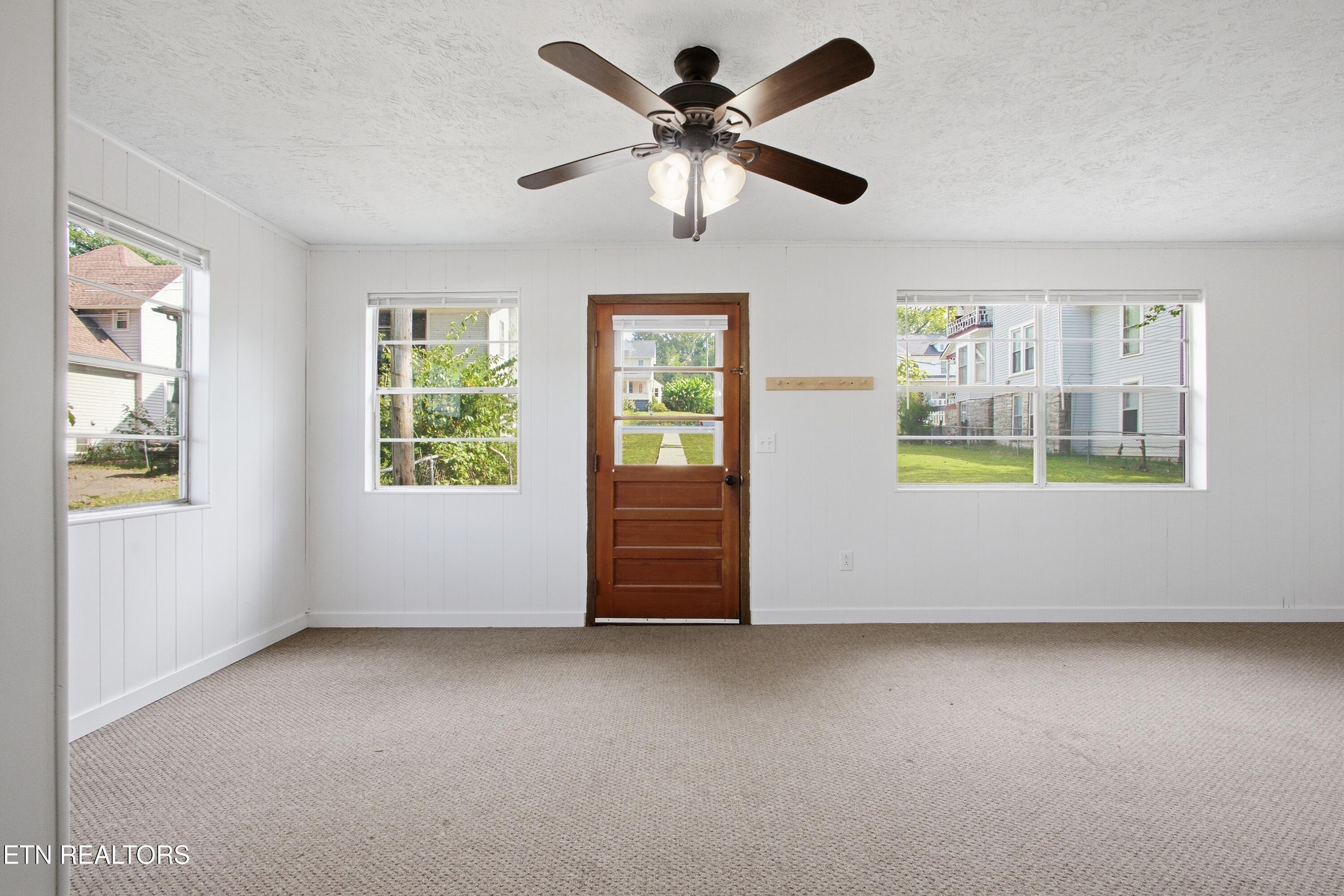 409 Walden Ave