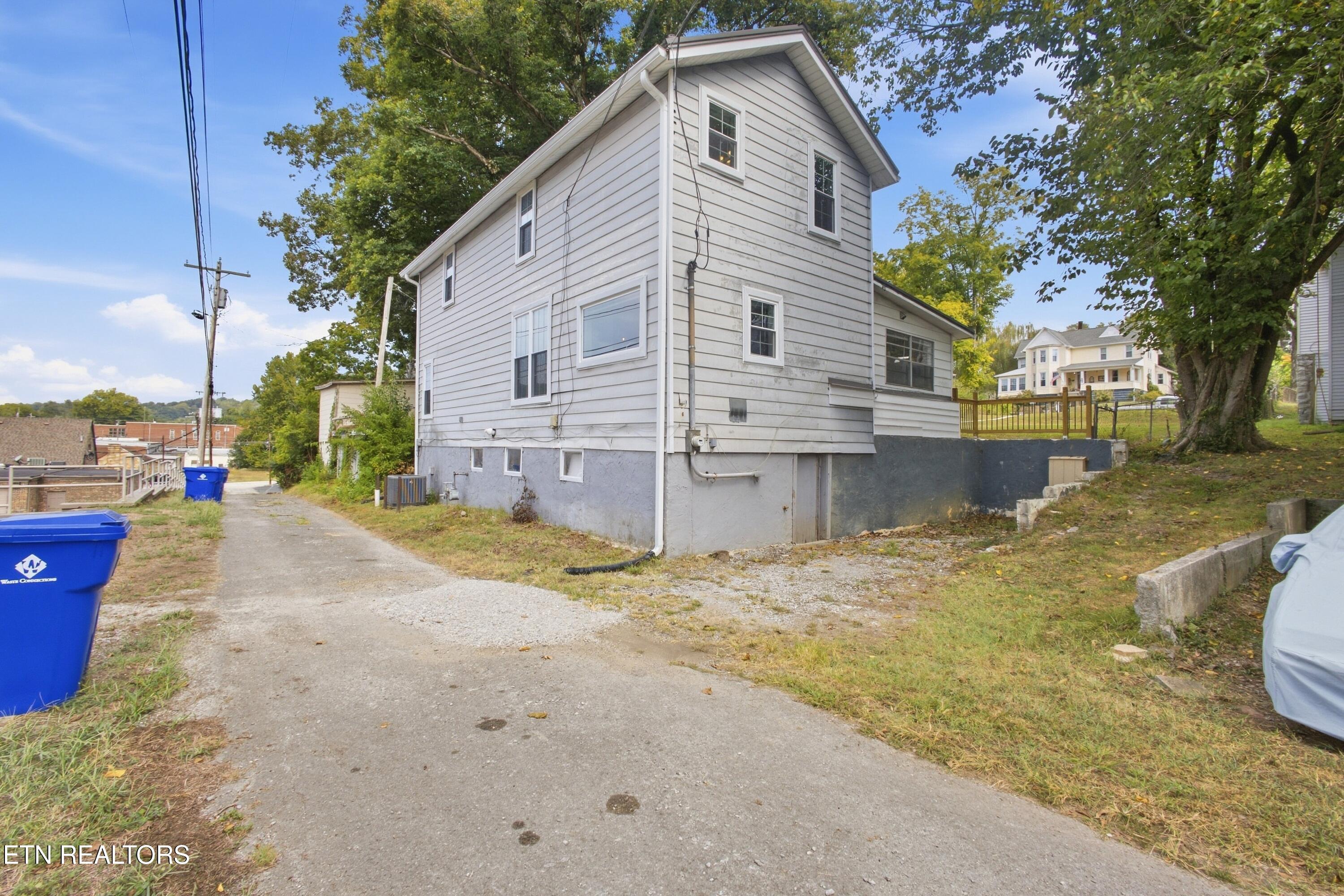 409 Walden Ave