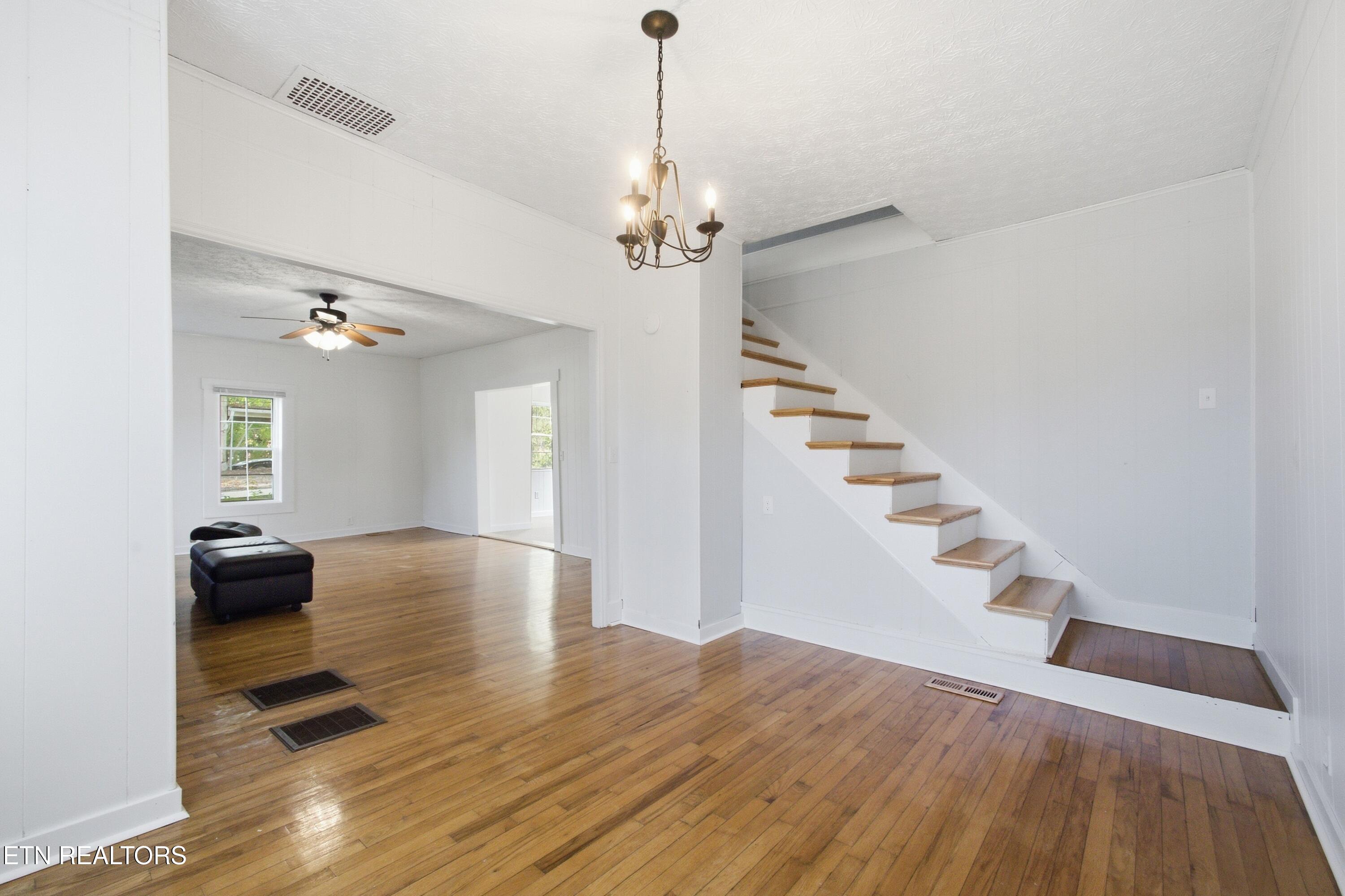 409 Walden Ave