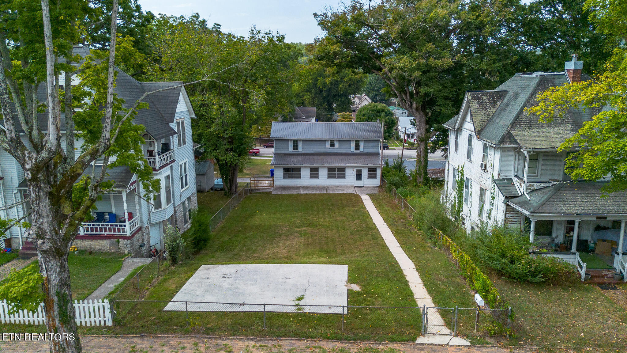 409 Walden Ave