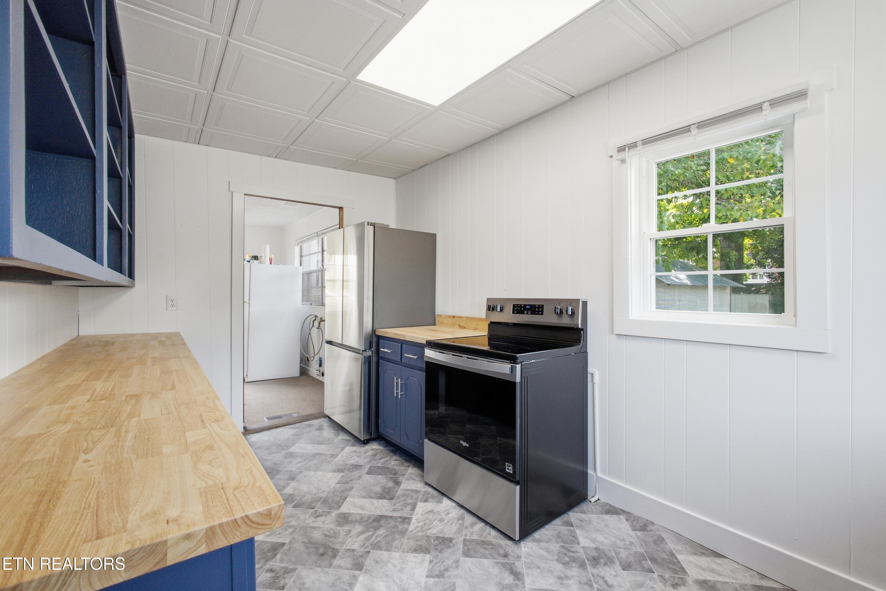 409 Walden Ave