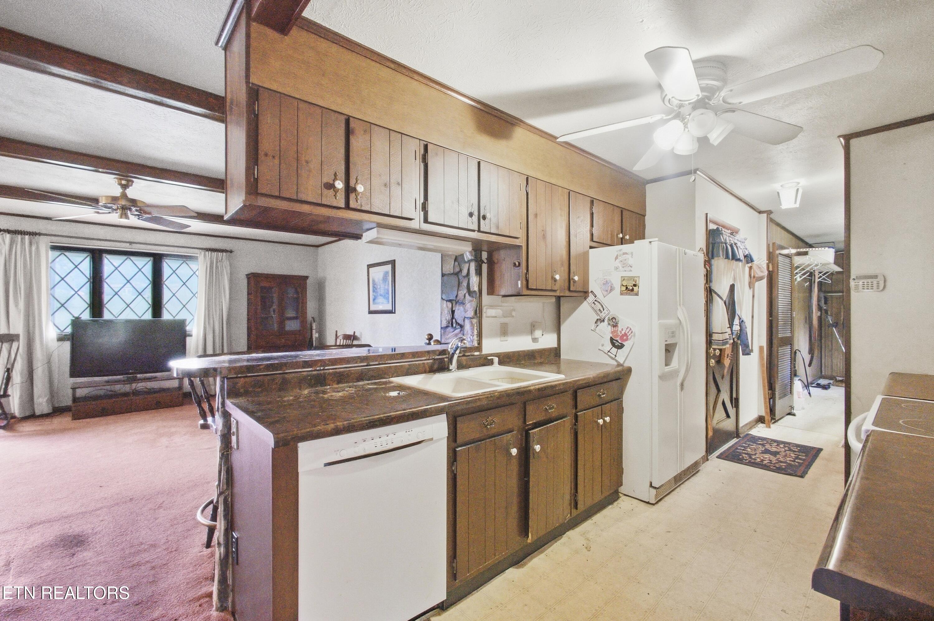 201 Leslie Drive