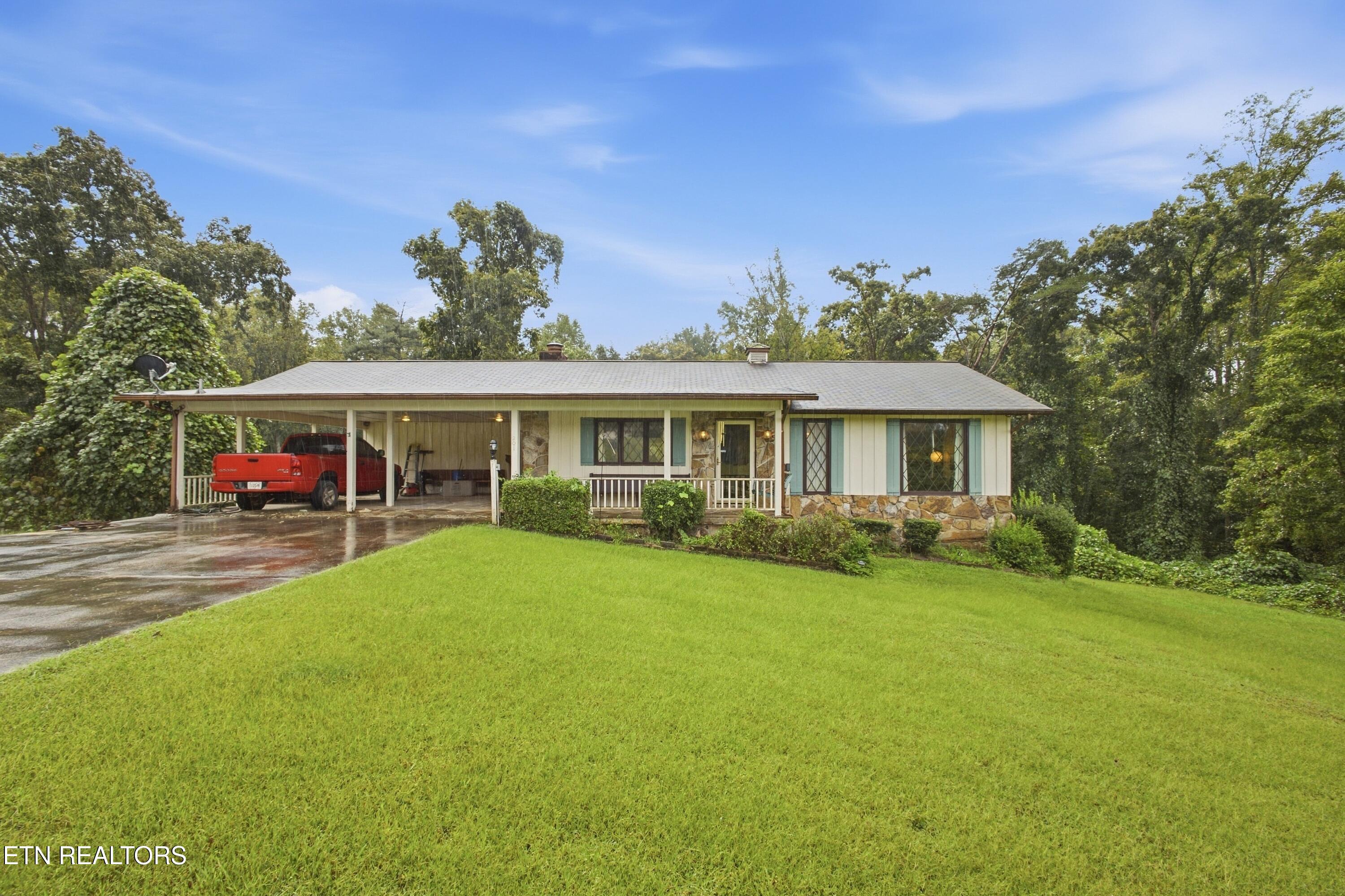 201 Leslie Drive