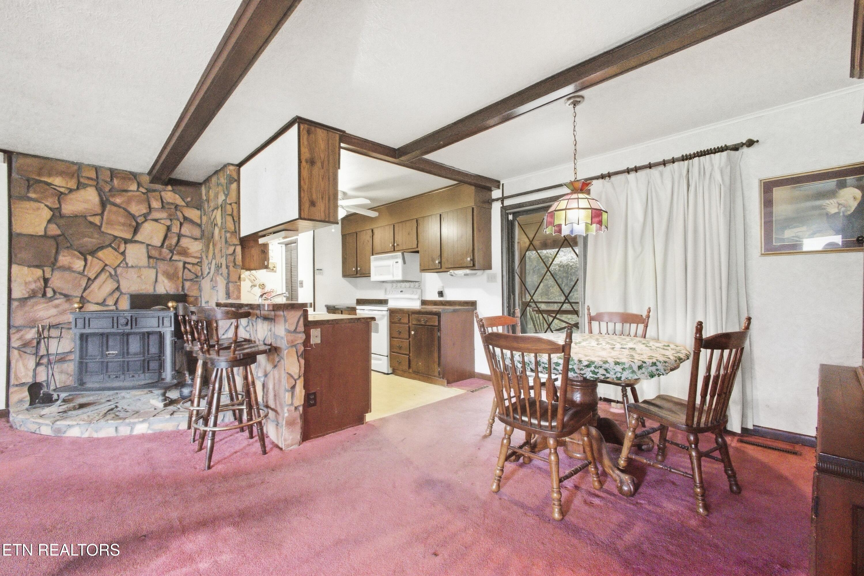 201 Leslie Drive