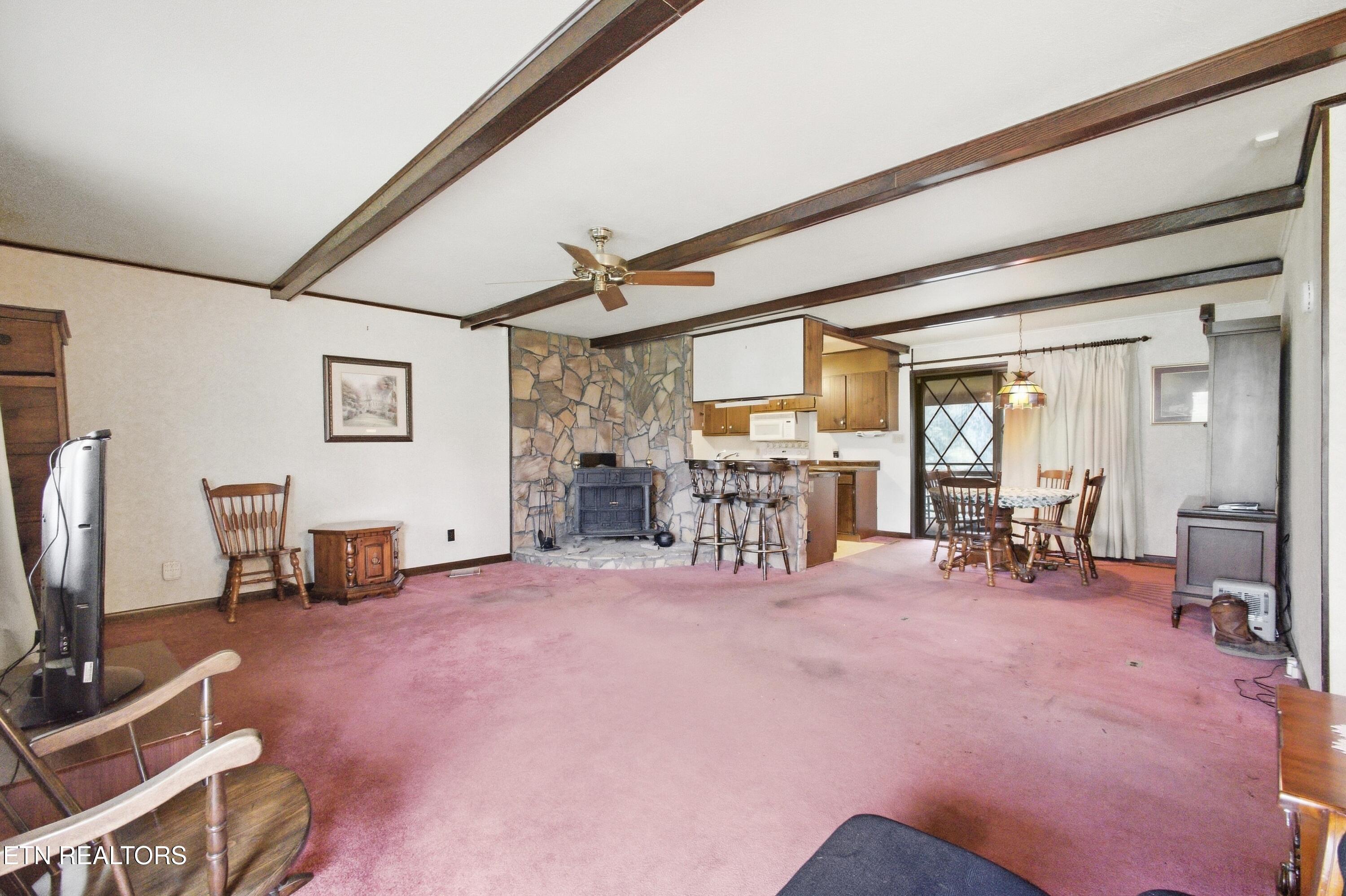 201 Leslie Drive