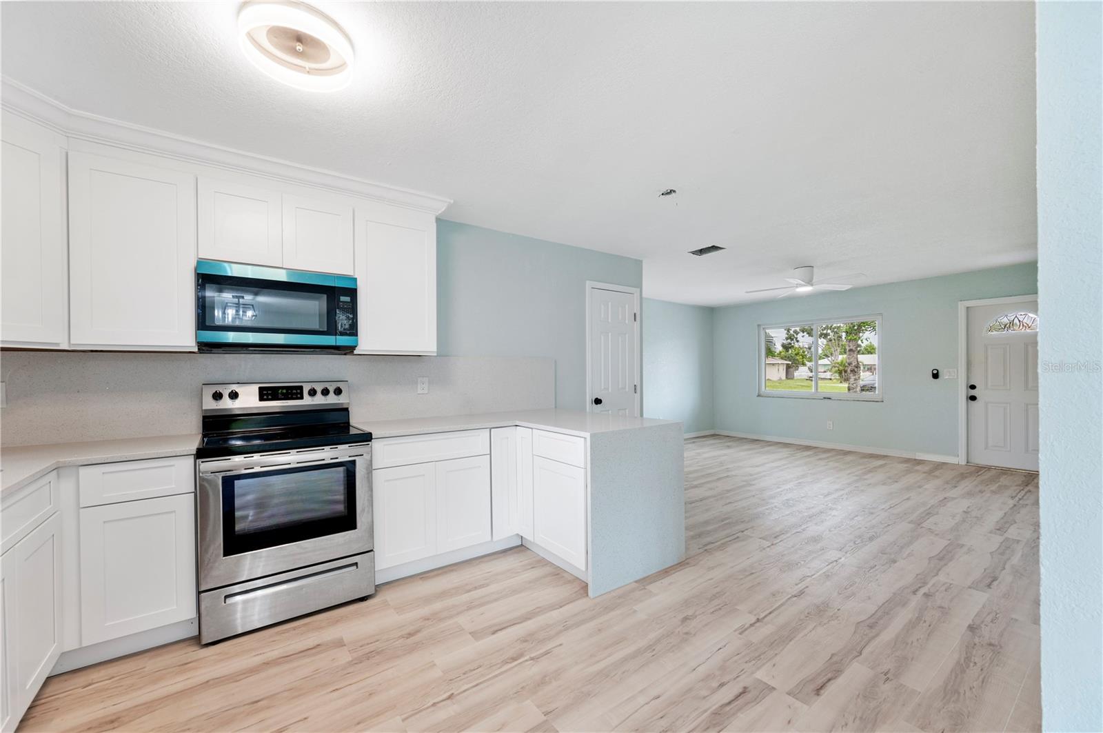 208 66TH STREET CT E