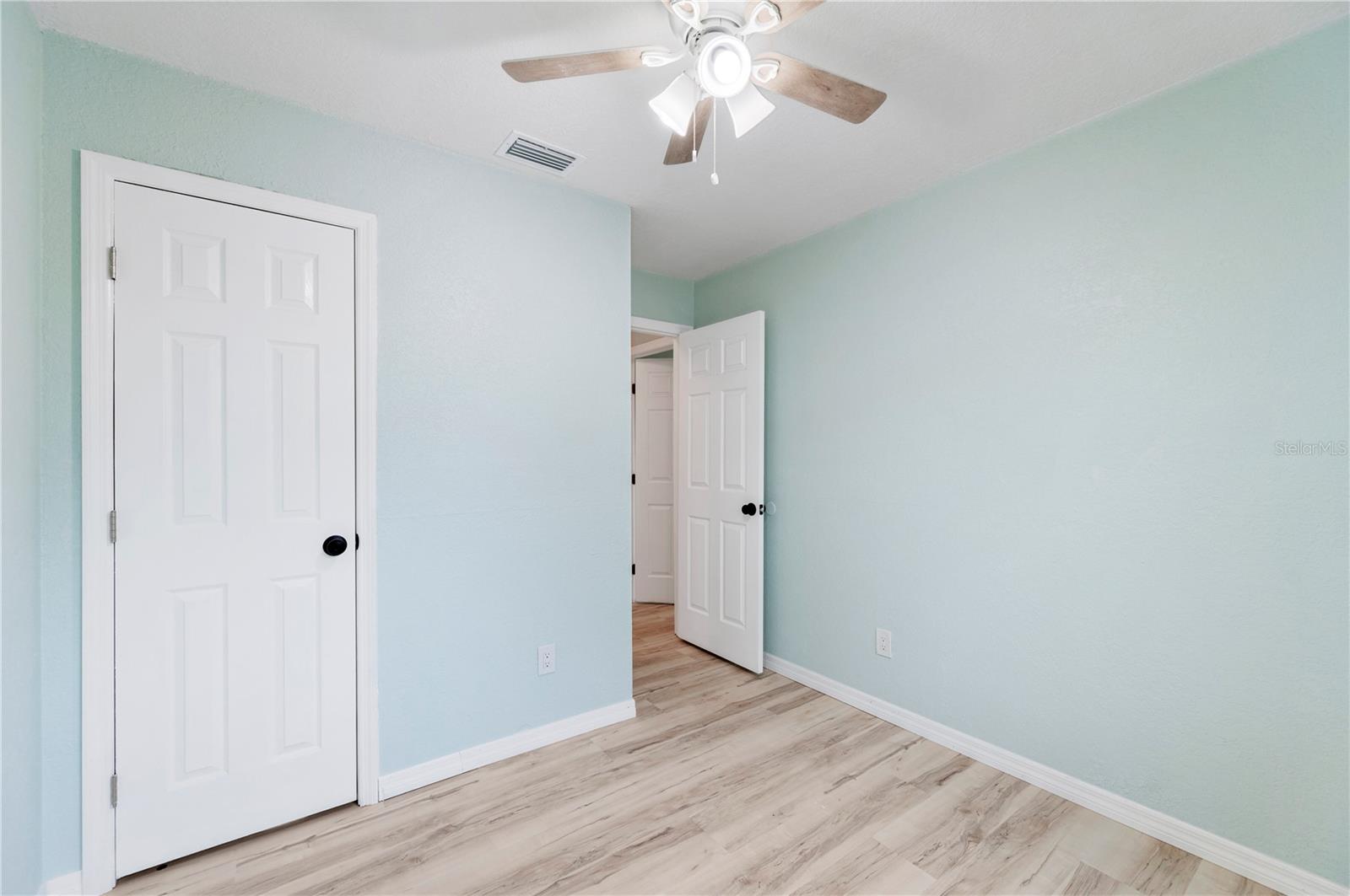 208 66TH STREET CT E