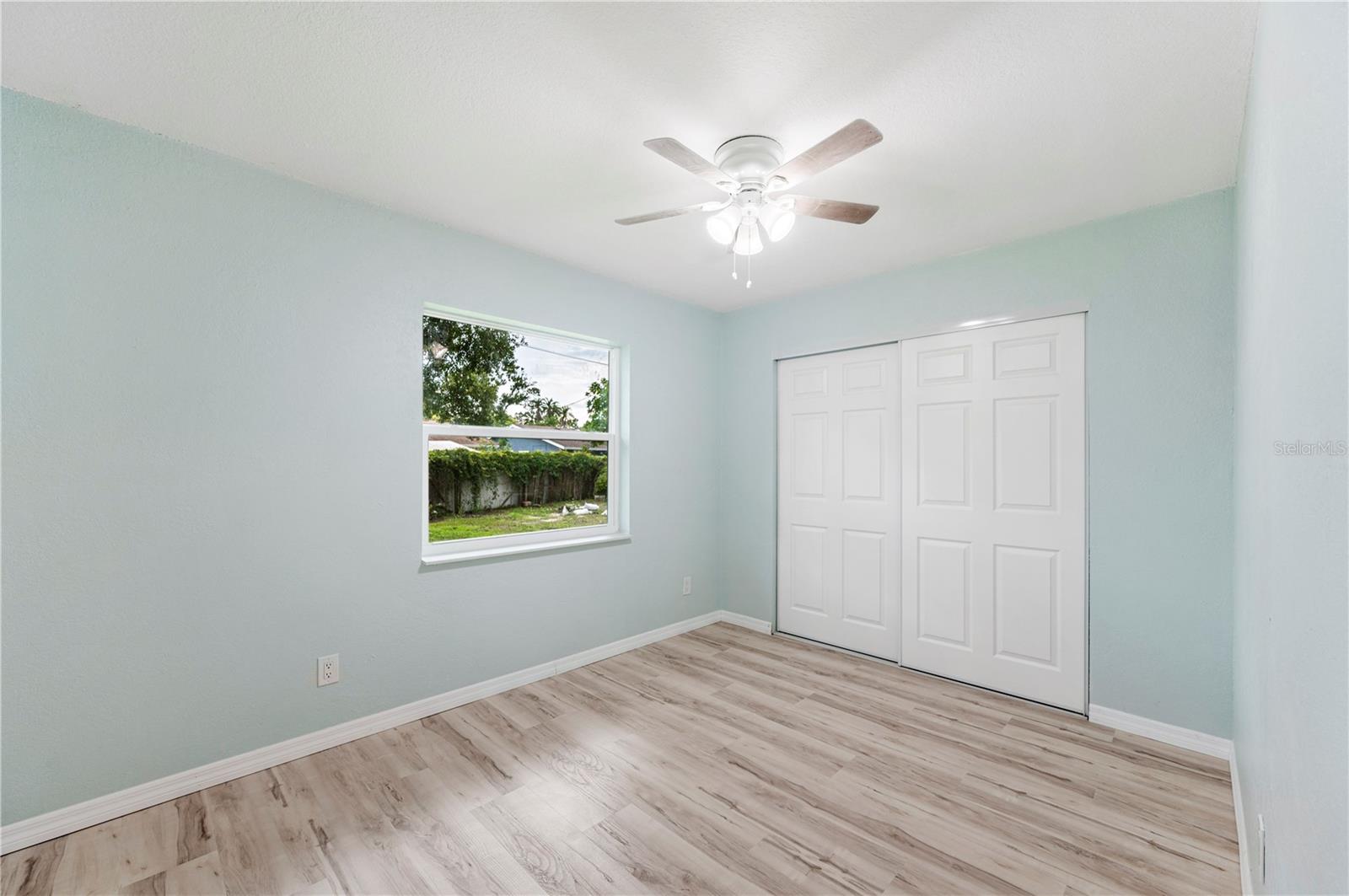 208 66TH STREET CT E