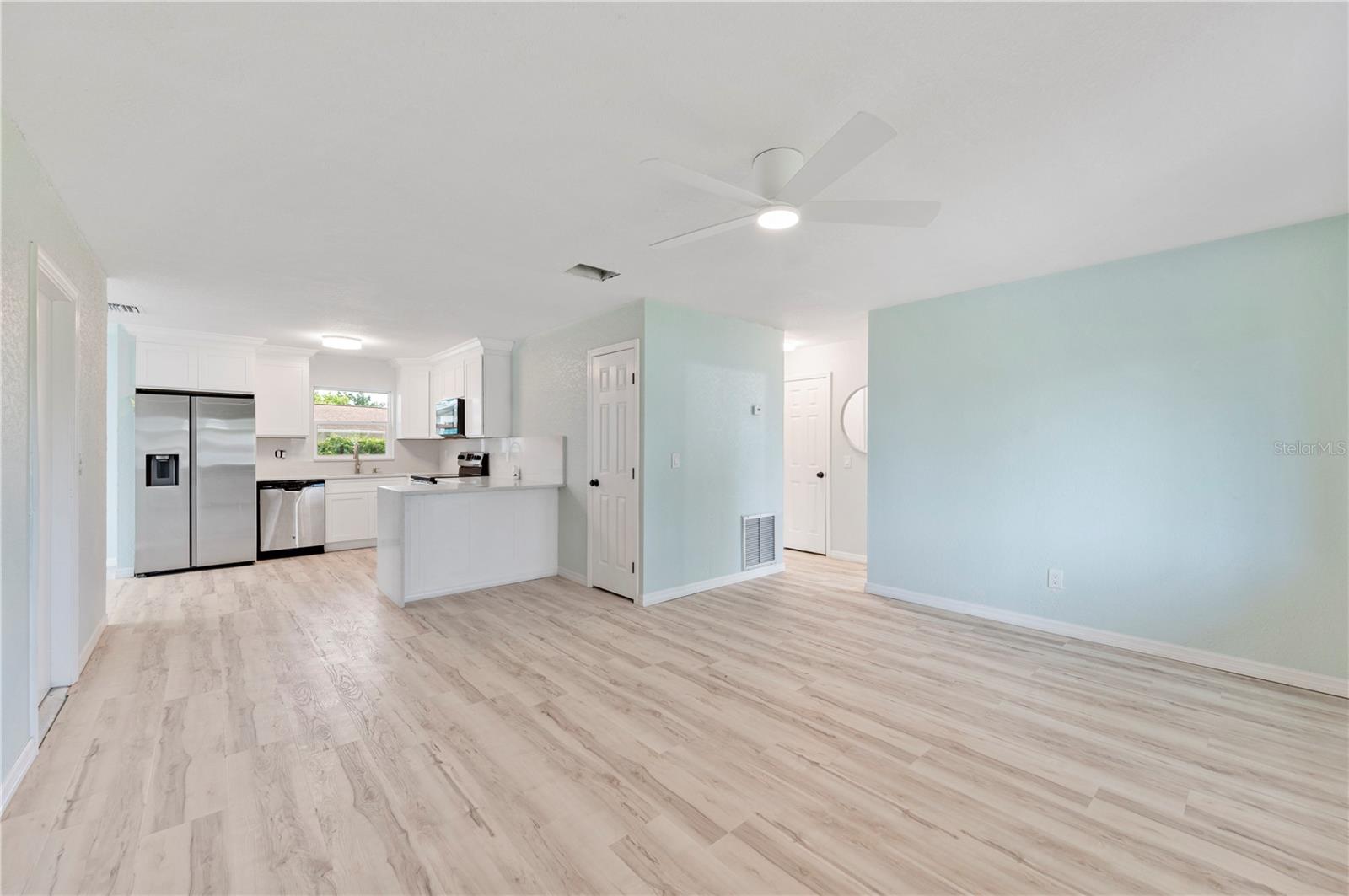 208 66TH STREET CT E