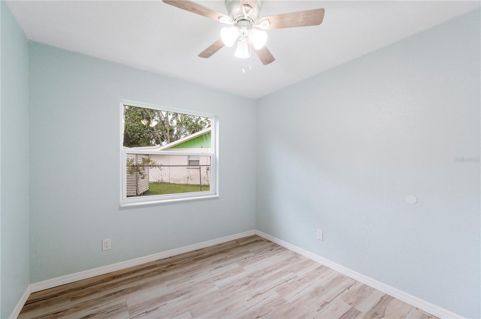 208 66TH STREET CT E