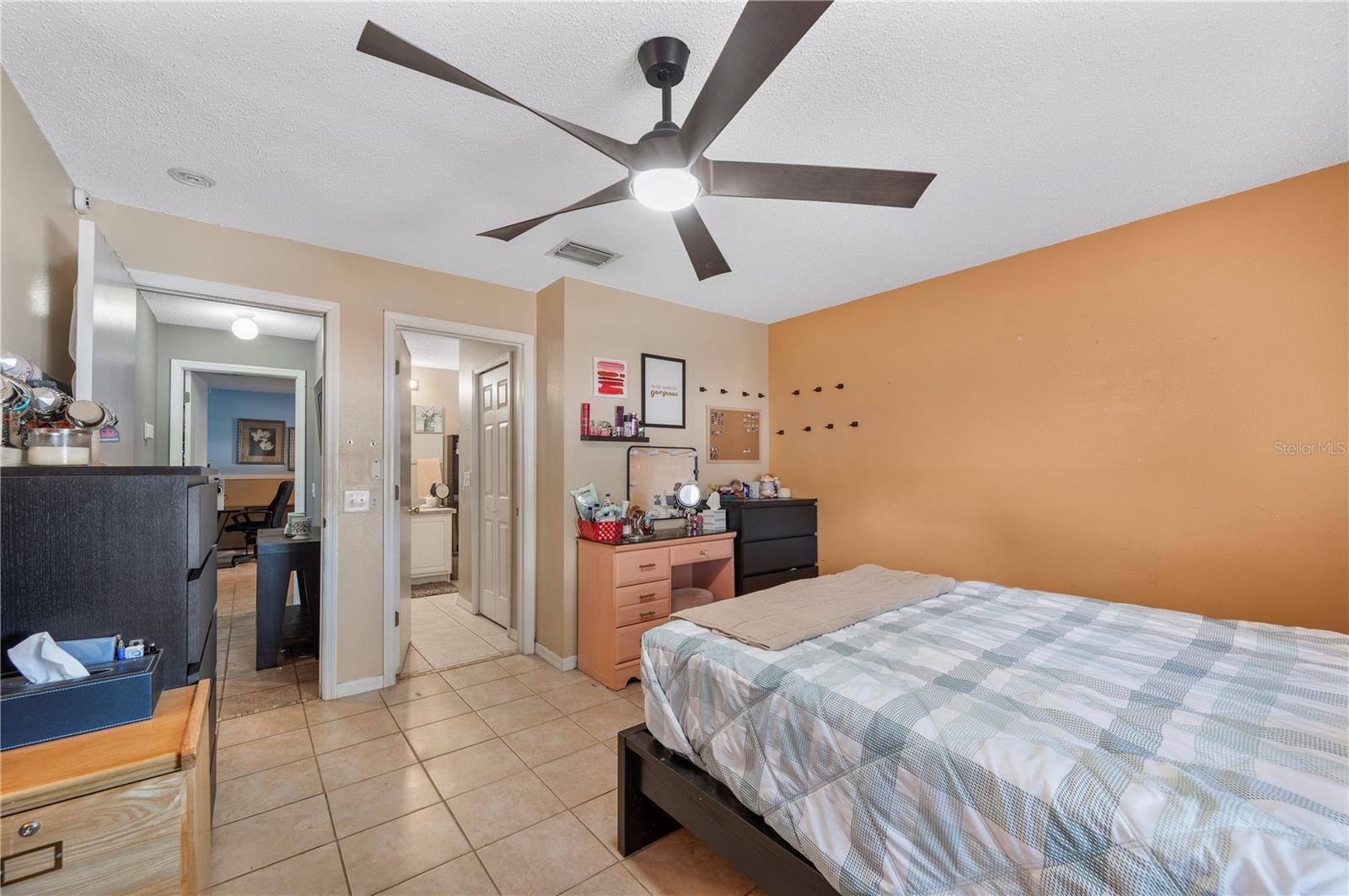 4504 COUNTRY HILLS BLVD