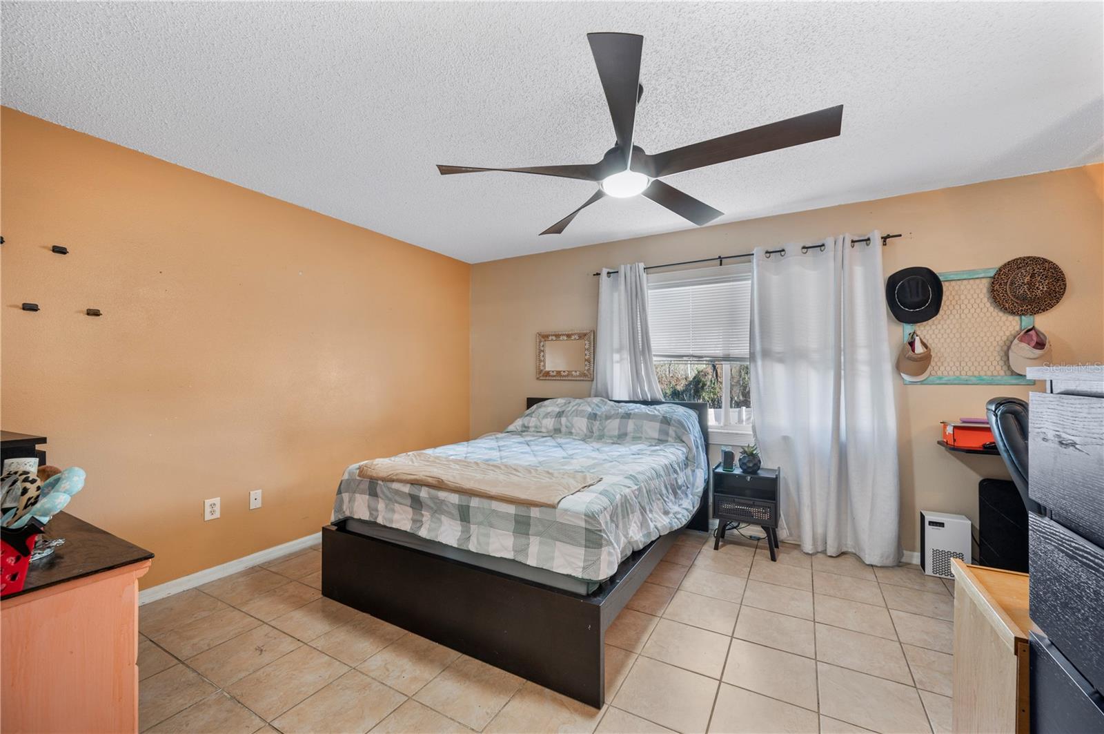 4504 COUNTRY HILLS BLVD