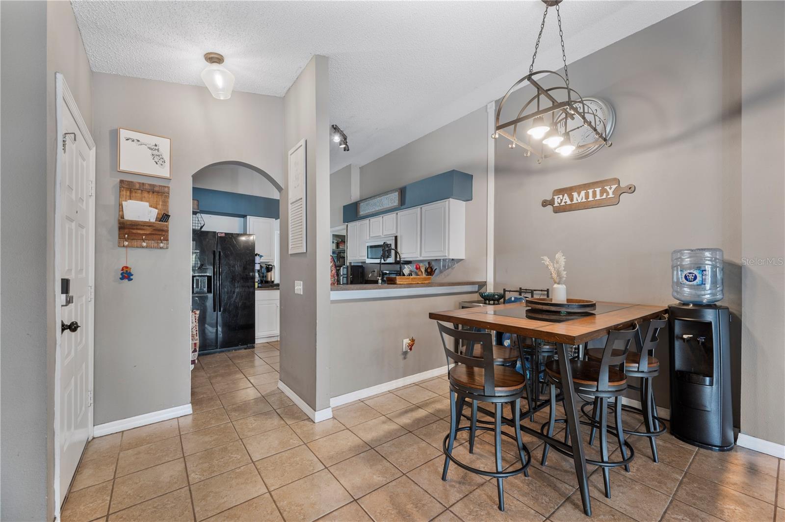 4504 COUNTRY HILLS BLVD