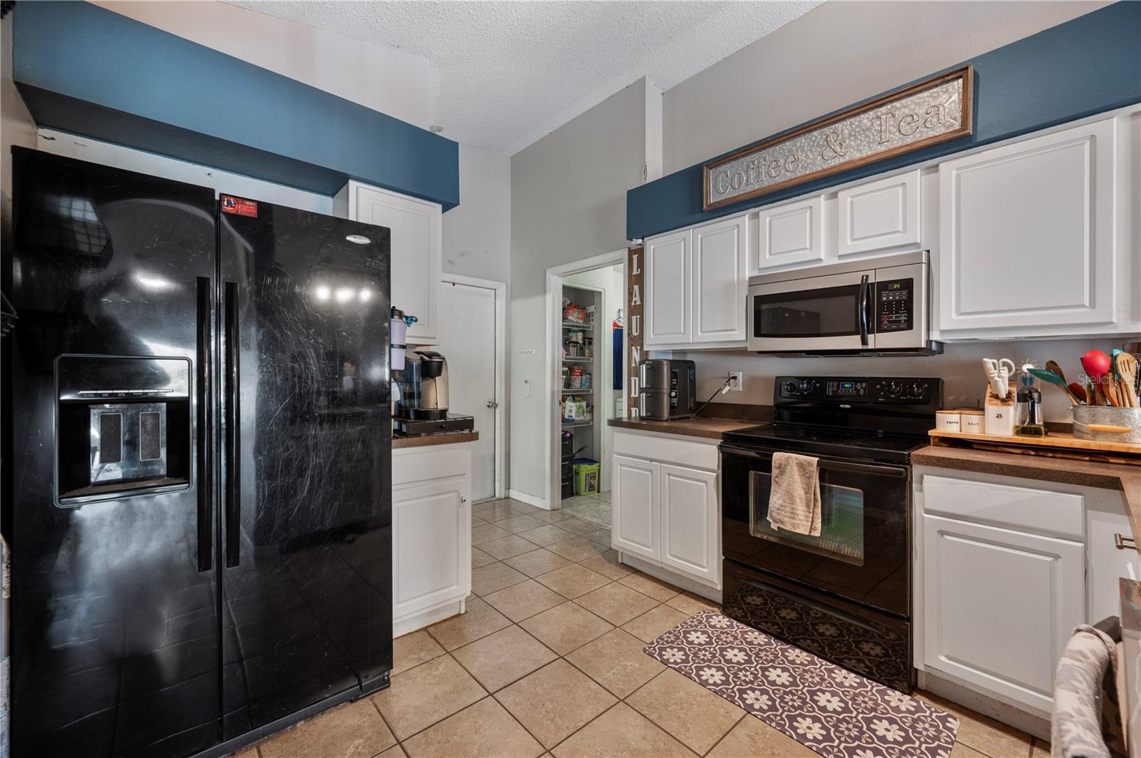 4504 COUNTRY HILLS BLVD