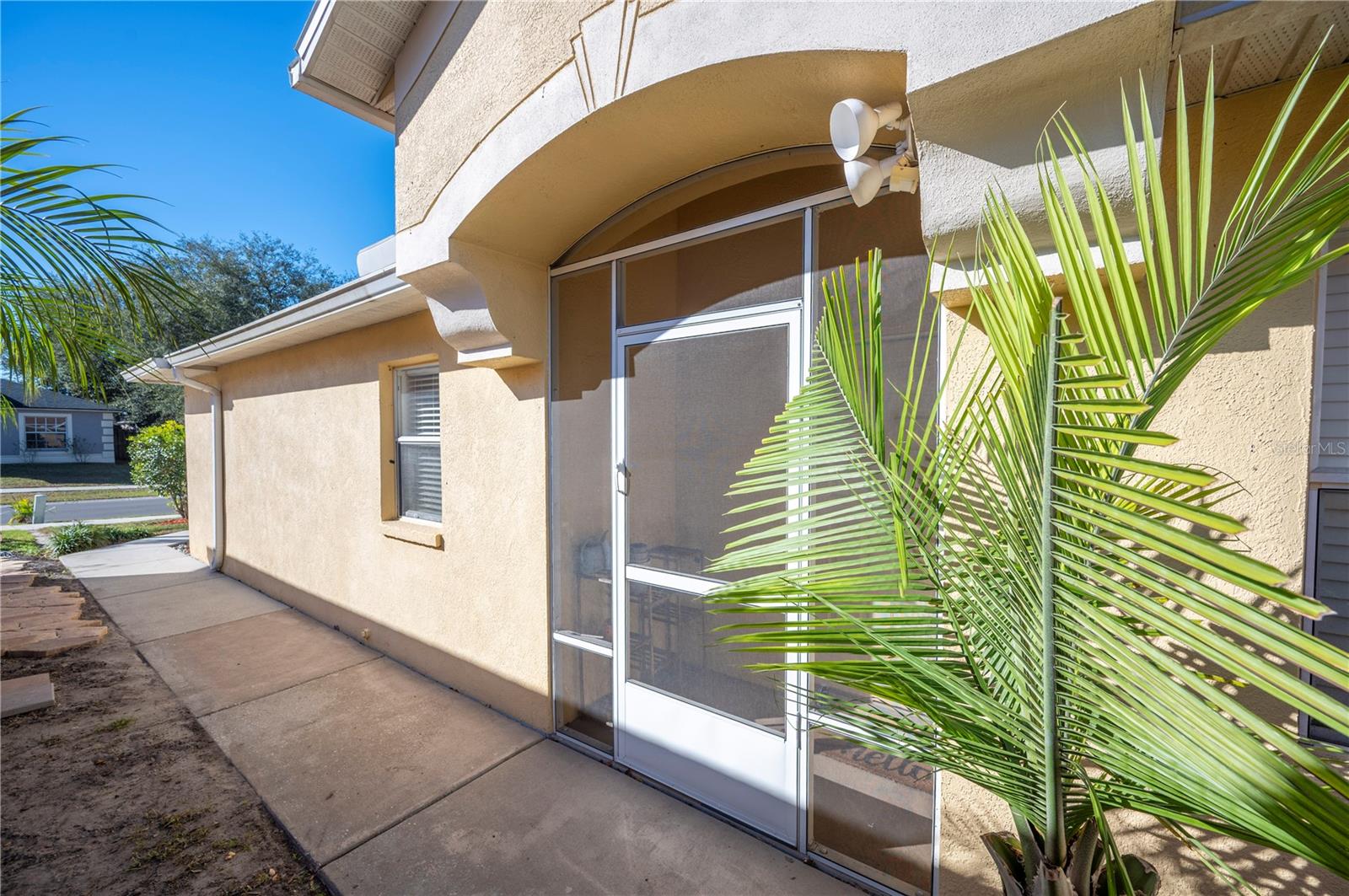 4504 COUNTRY HILLS BLVD