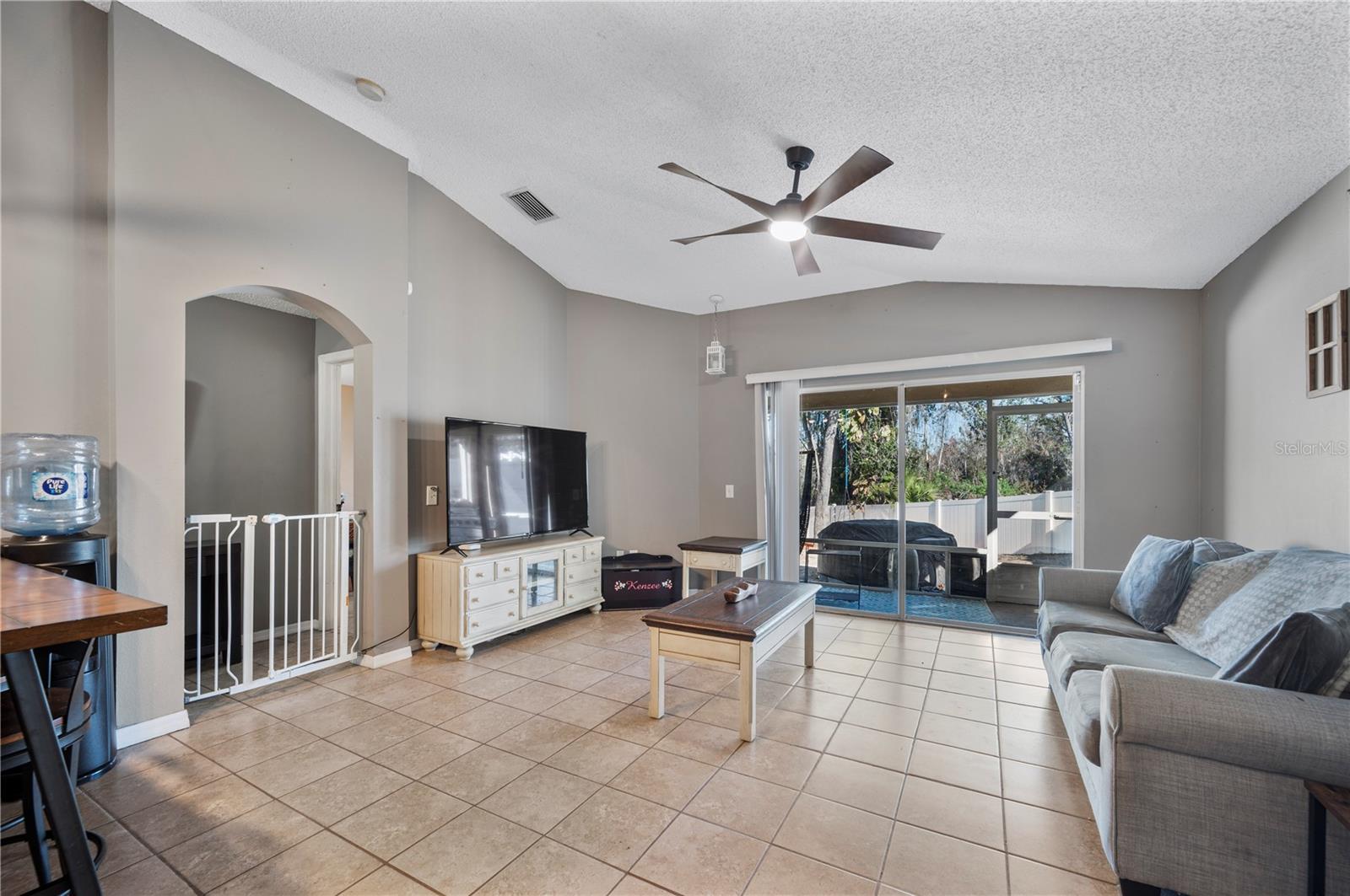 4504 COUNTRY HILLS BLVD