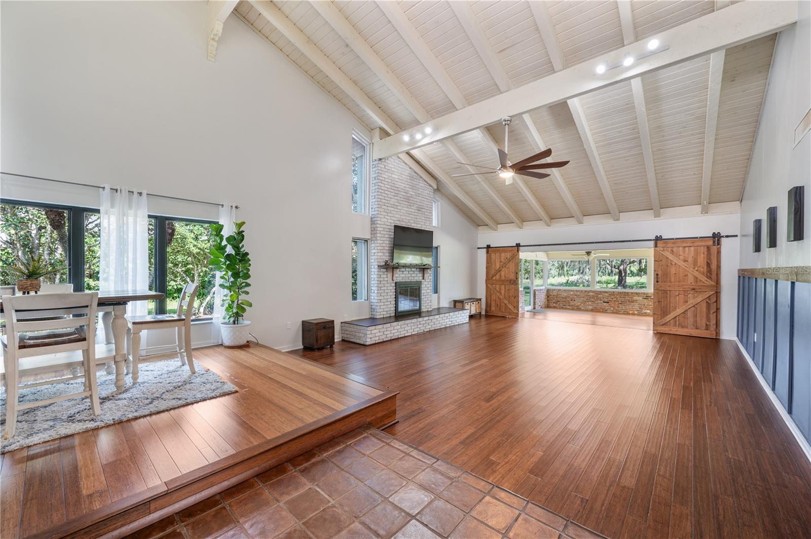 109 ARROWHEAD LN