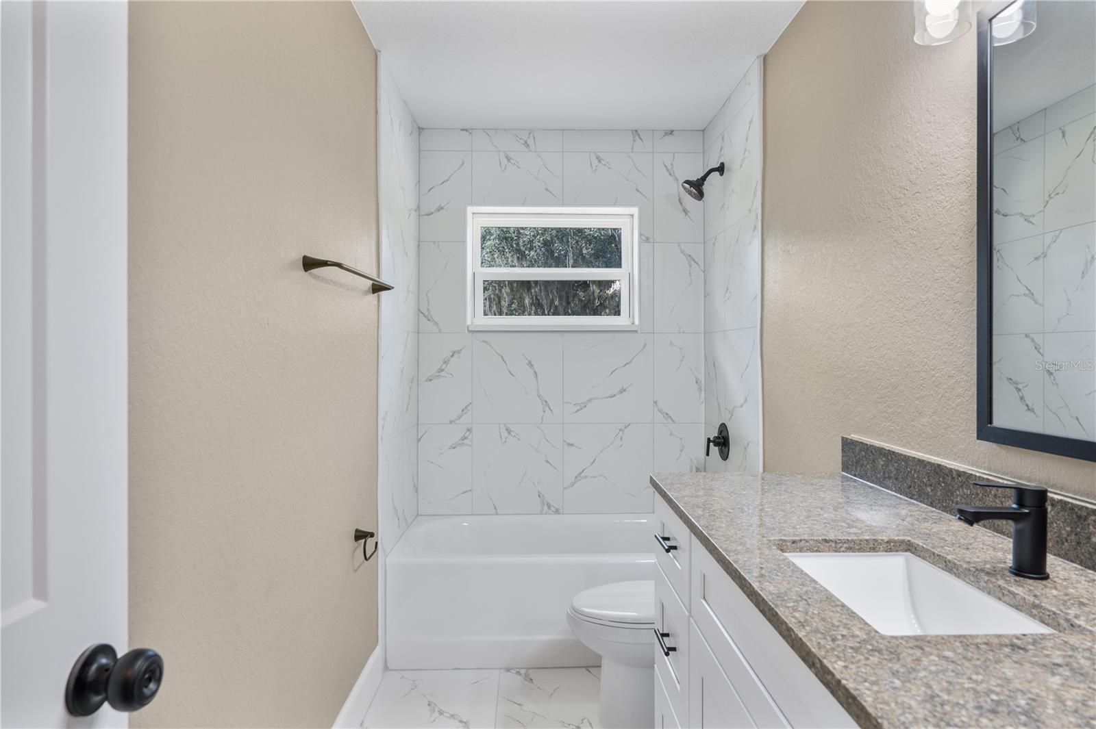 2995 W LAKE CHILTON DR