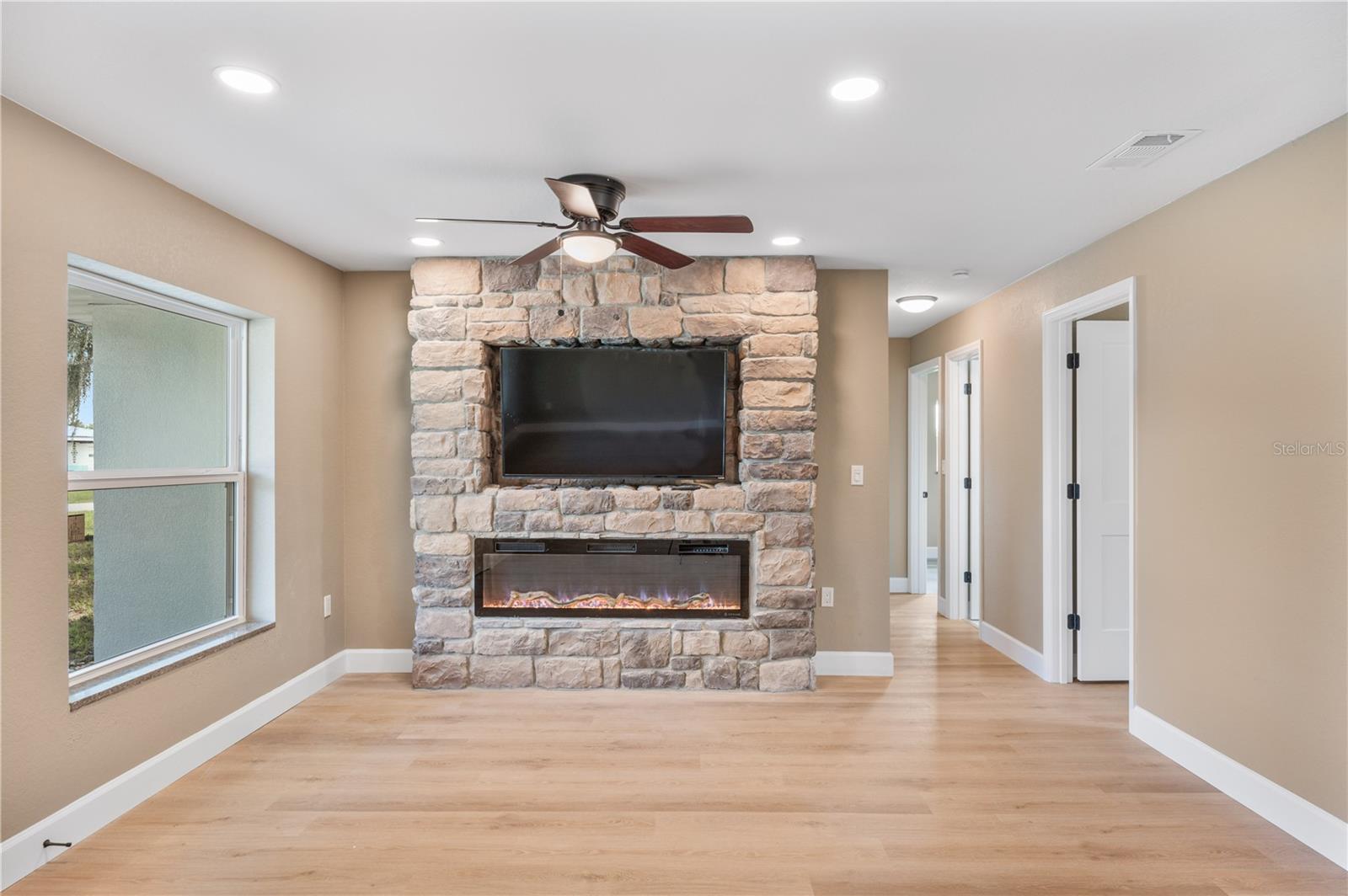 2995 W LAKE CHILTON DR