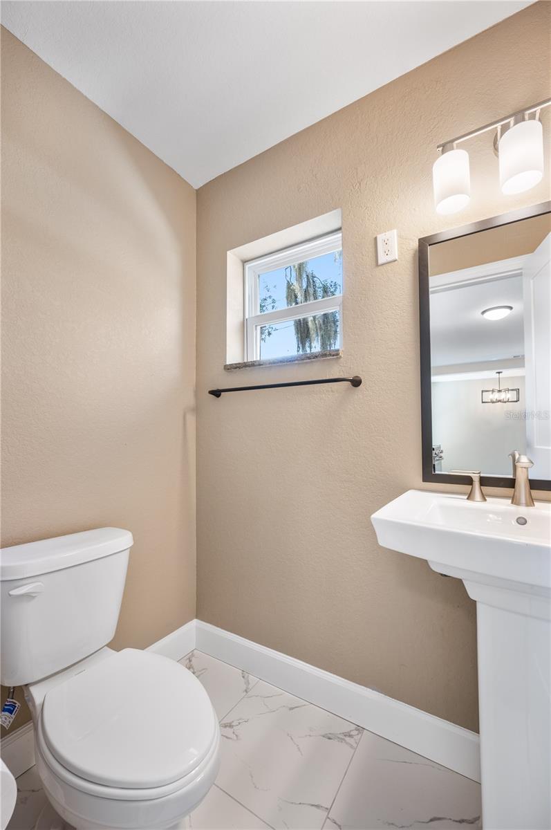 2995 W LAKE CHILTON DR