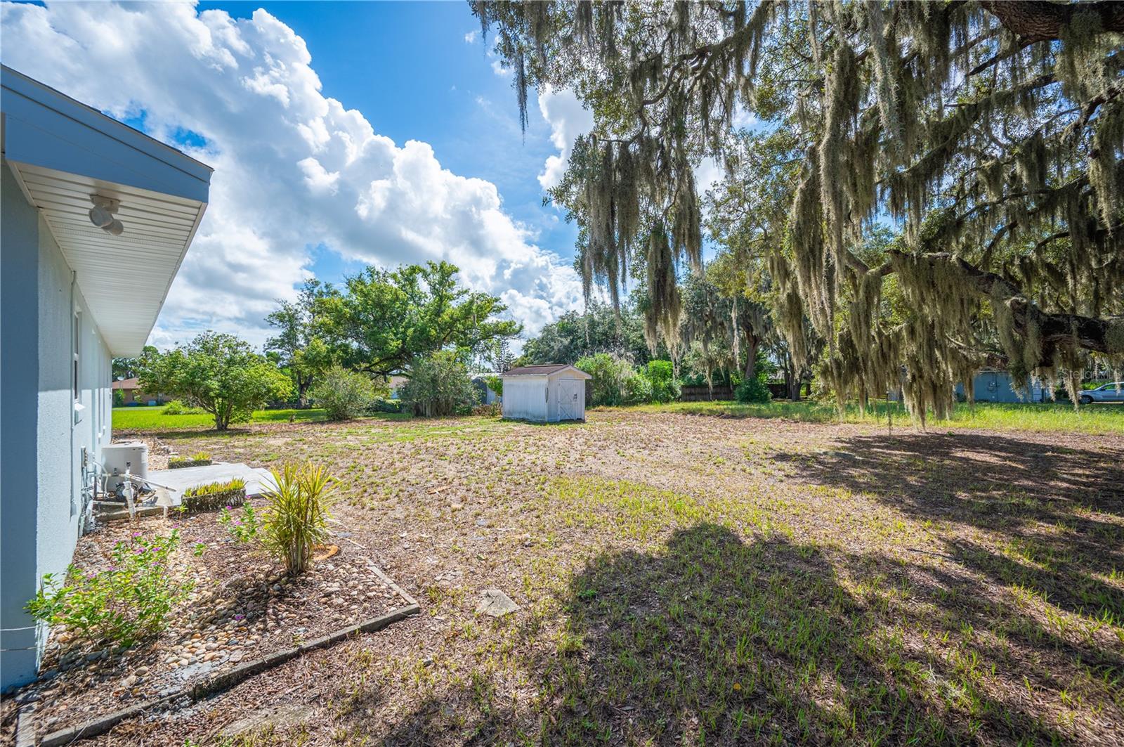 2995 W LAKE CHILTON DR