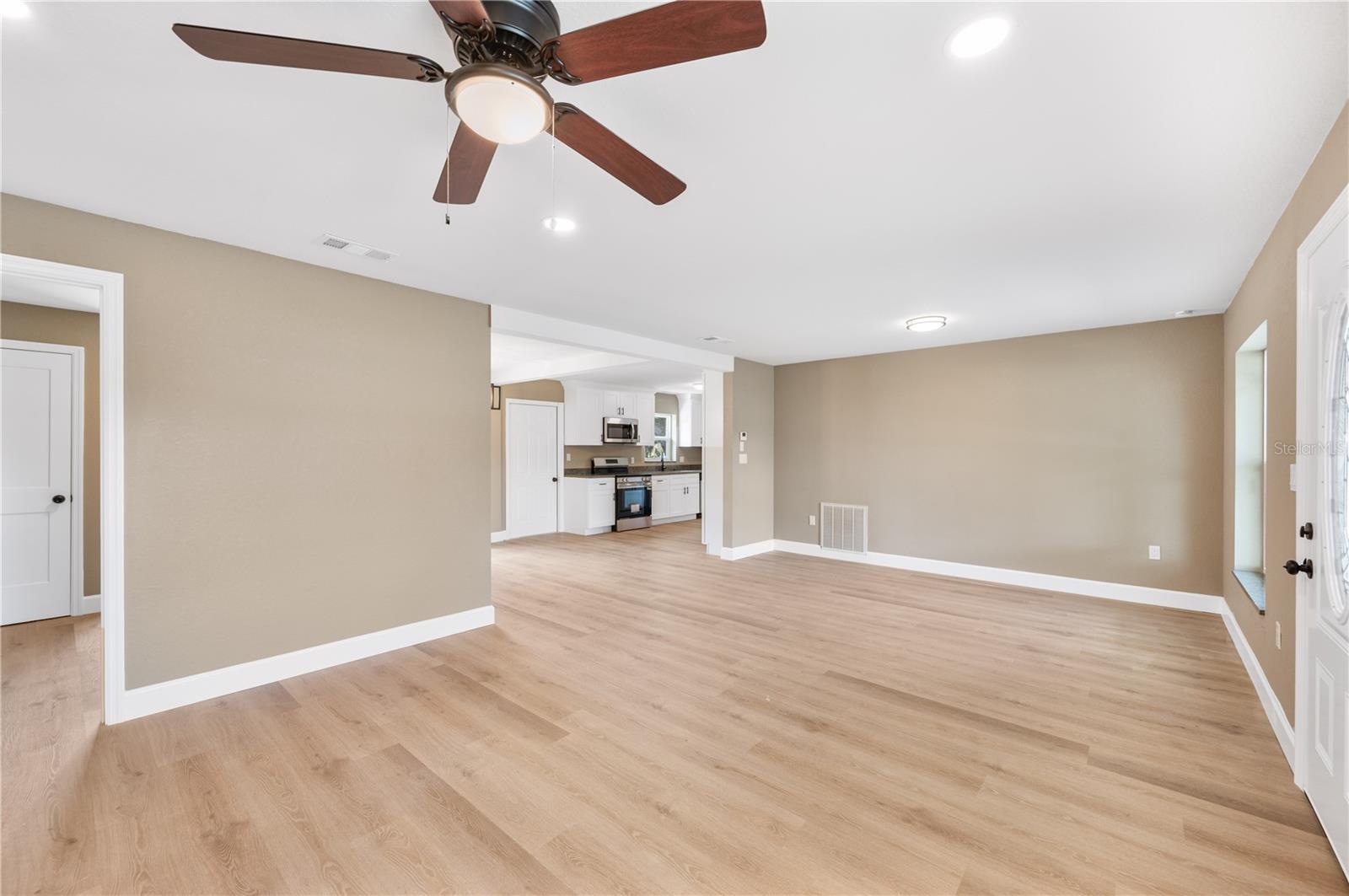 2995 W LAKE CHILTON DR