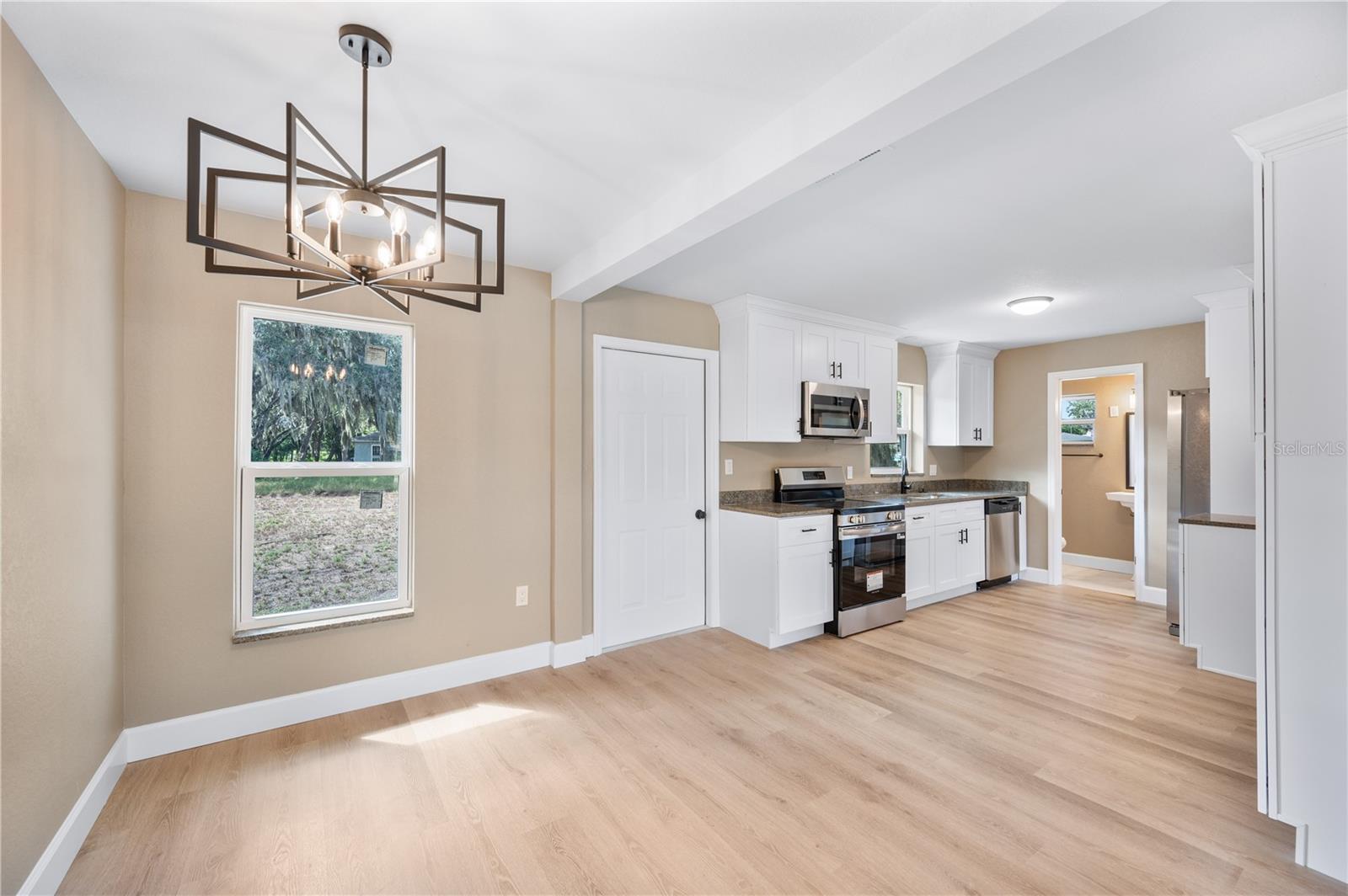 2995 W LAKE CHILTON DR
