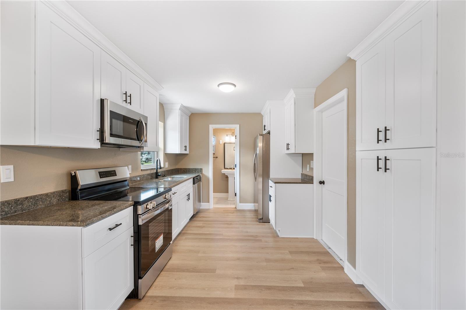 2995 W LAKE CHILTON DR