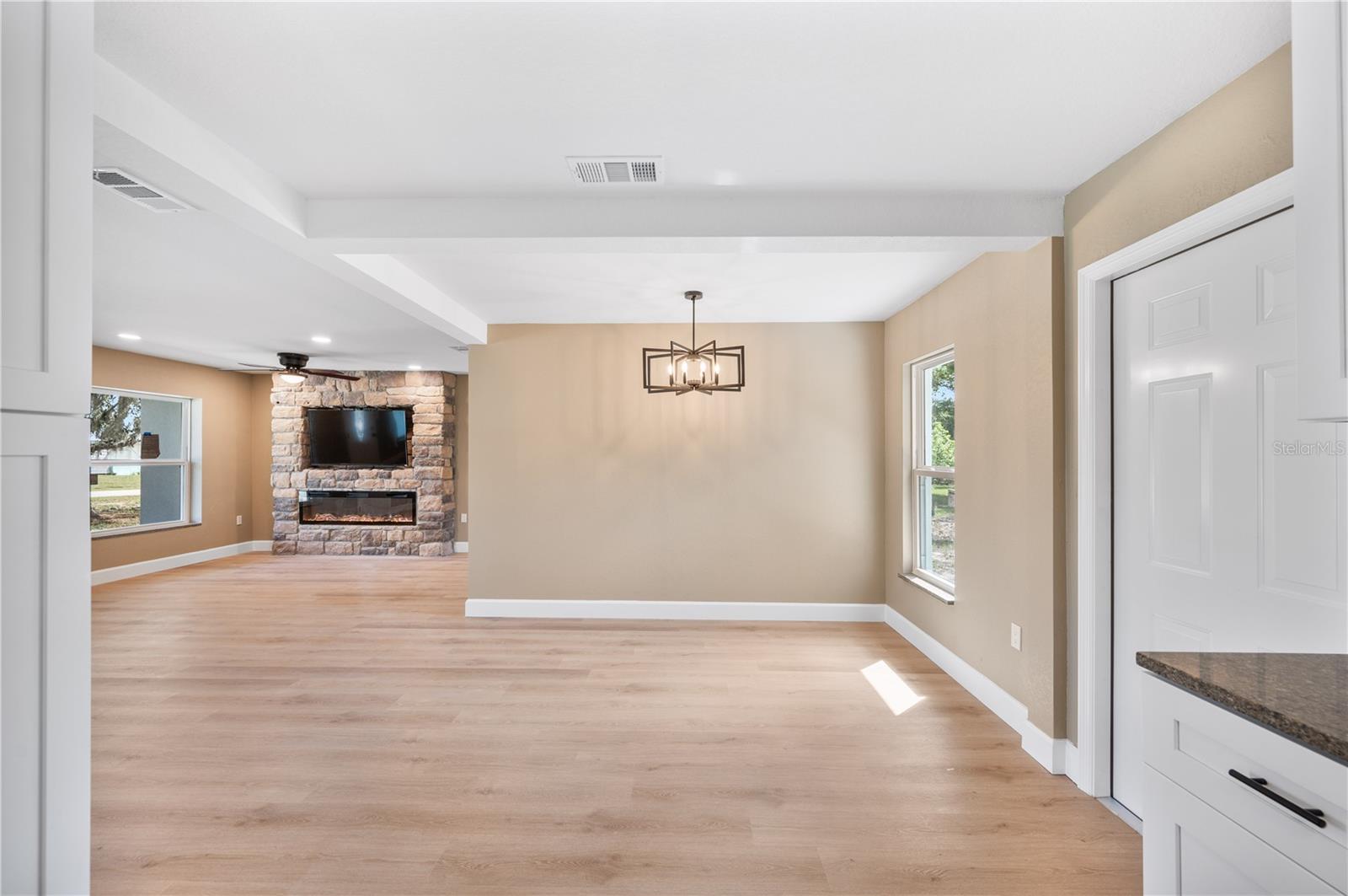 2995 W LAKE CHILTON DR
