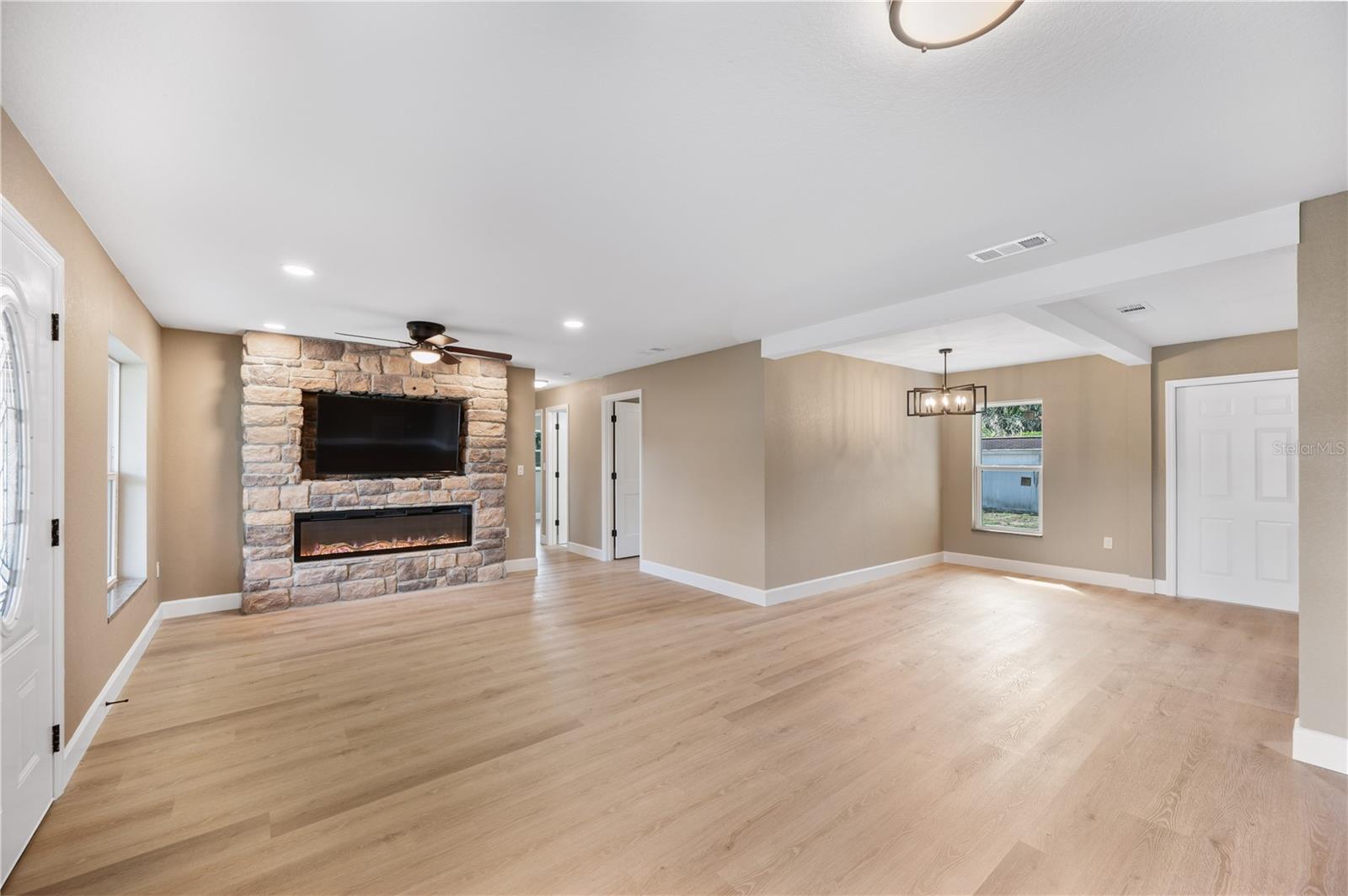 2995 W LAKE CHILTON DR