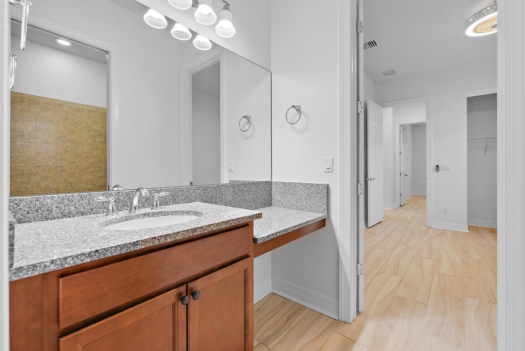 556 SW Sea Green Street