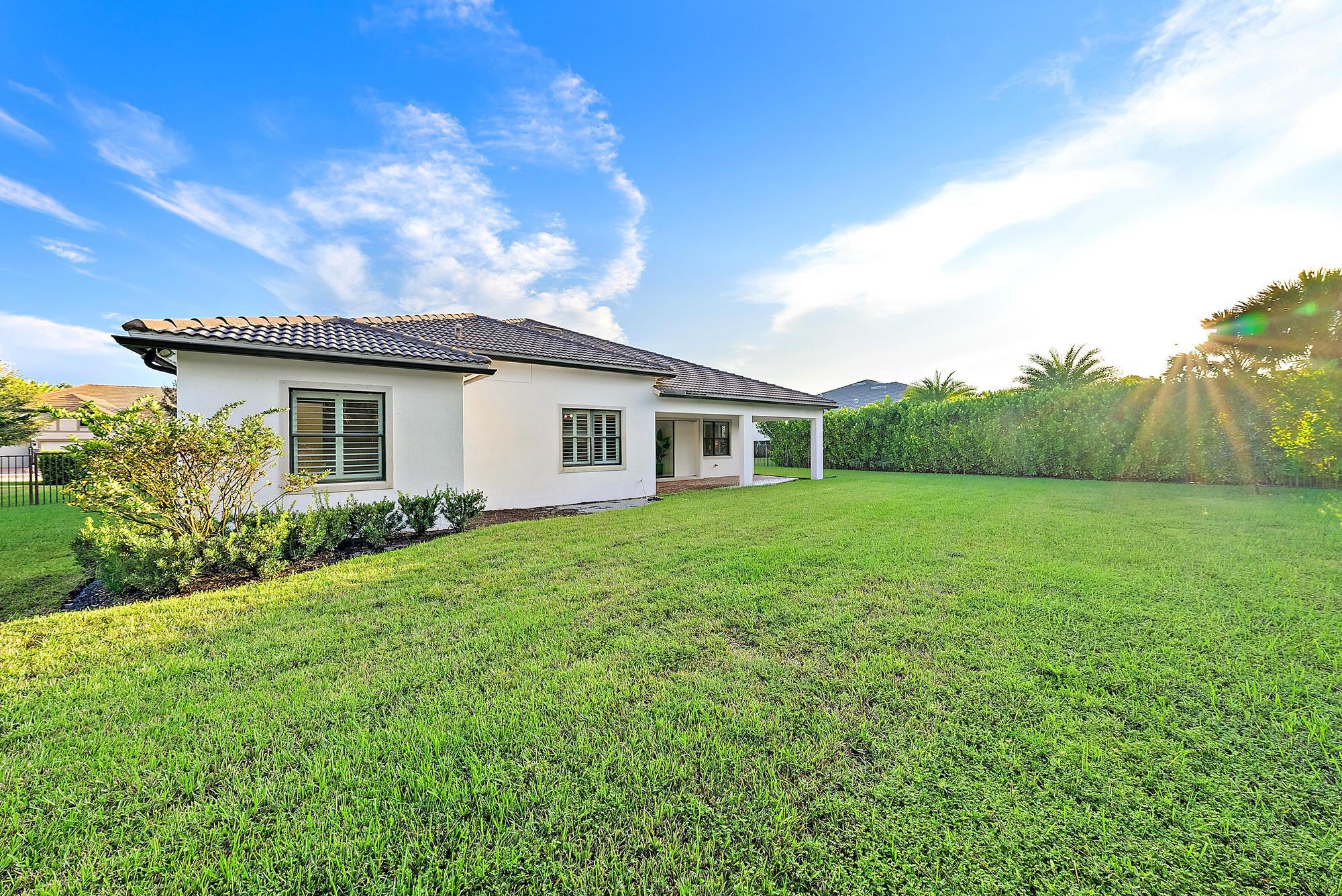 556 SW Sea Green Street