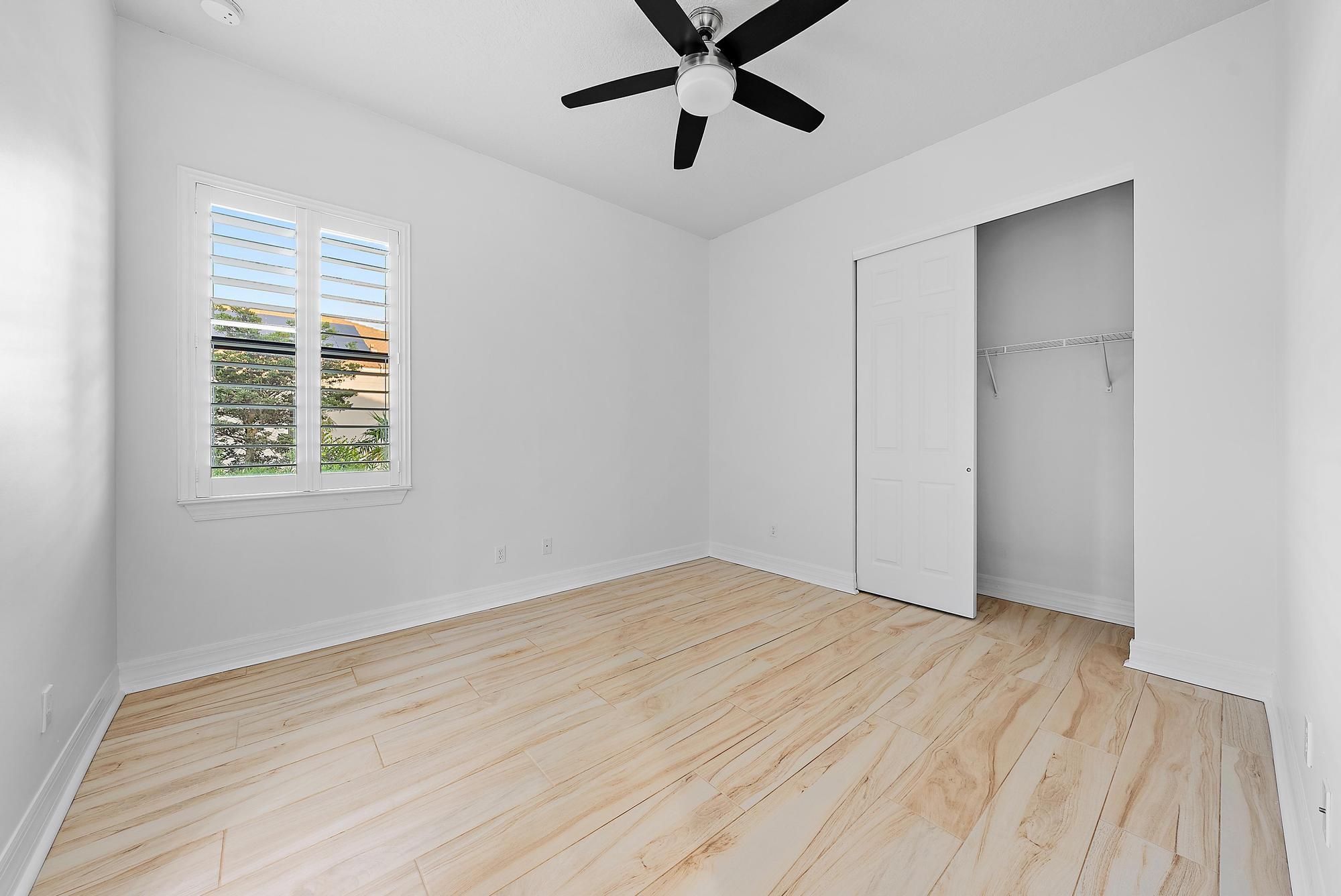 556 SW Sea Green Street