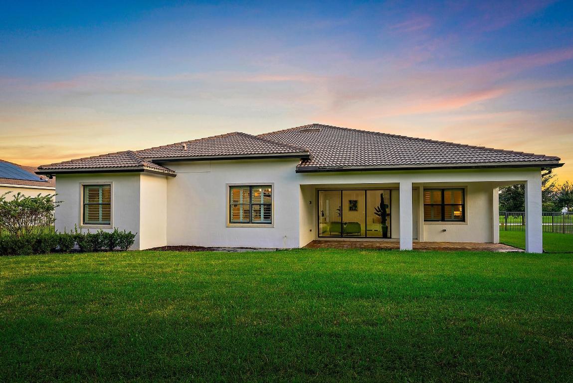 556 SW Sea Green Street