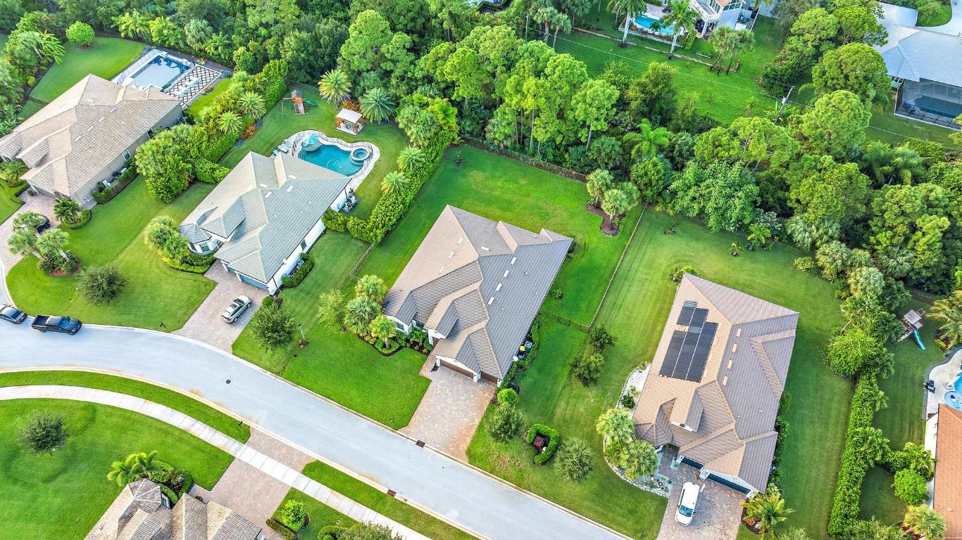 556 SW Sea Green Street