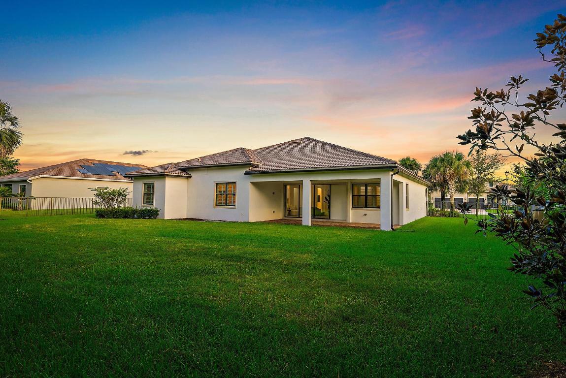 556 SW Sea Green Street