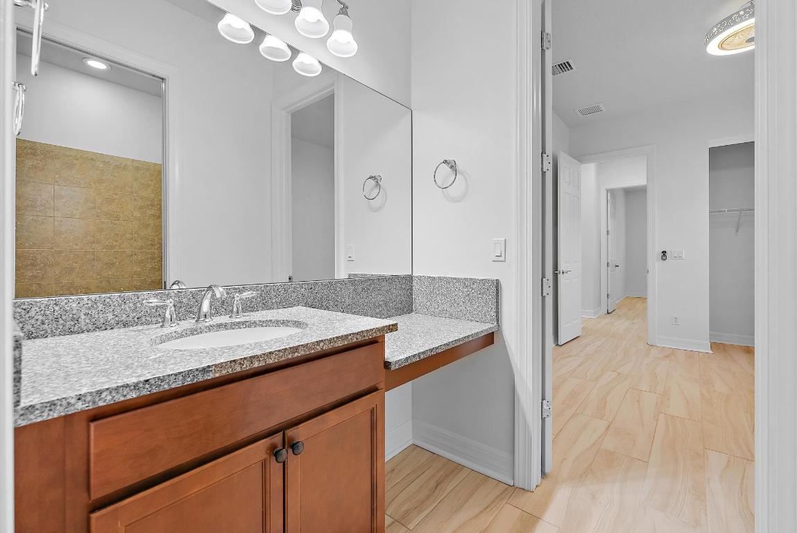 556 SW Sea Green Street