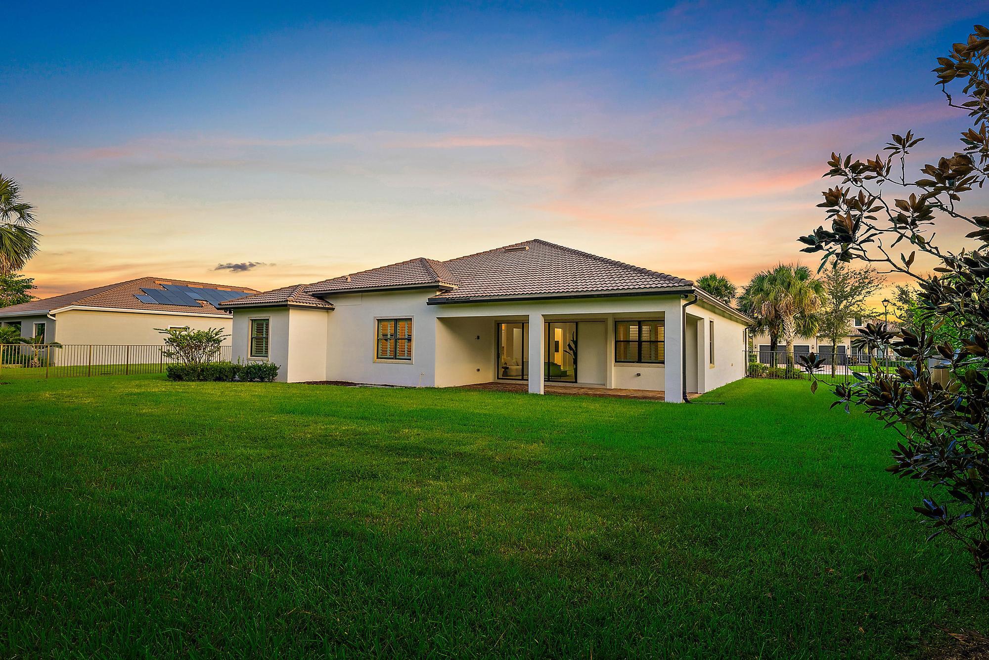 556 SW Sea Green Street