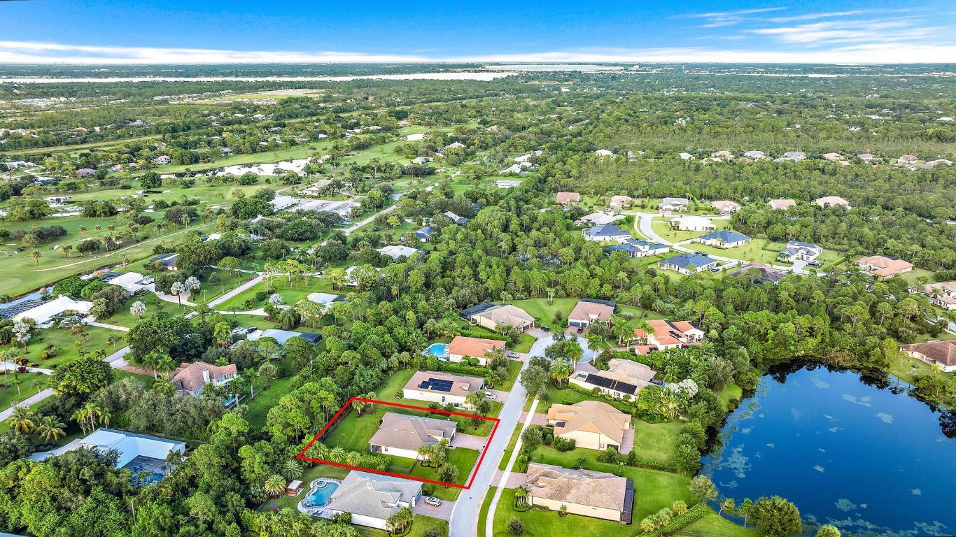 556 SW Sea Green Street