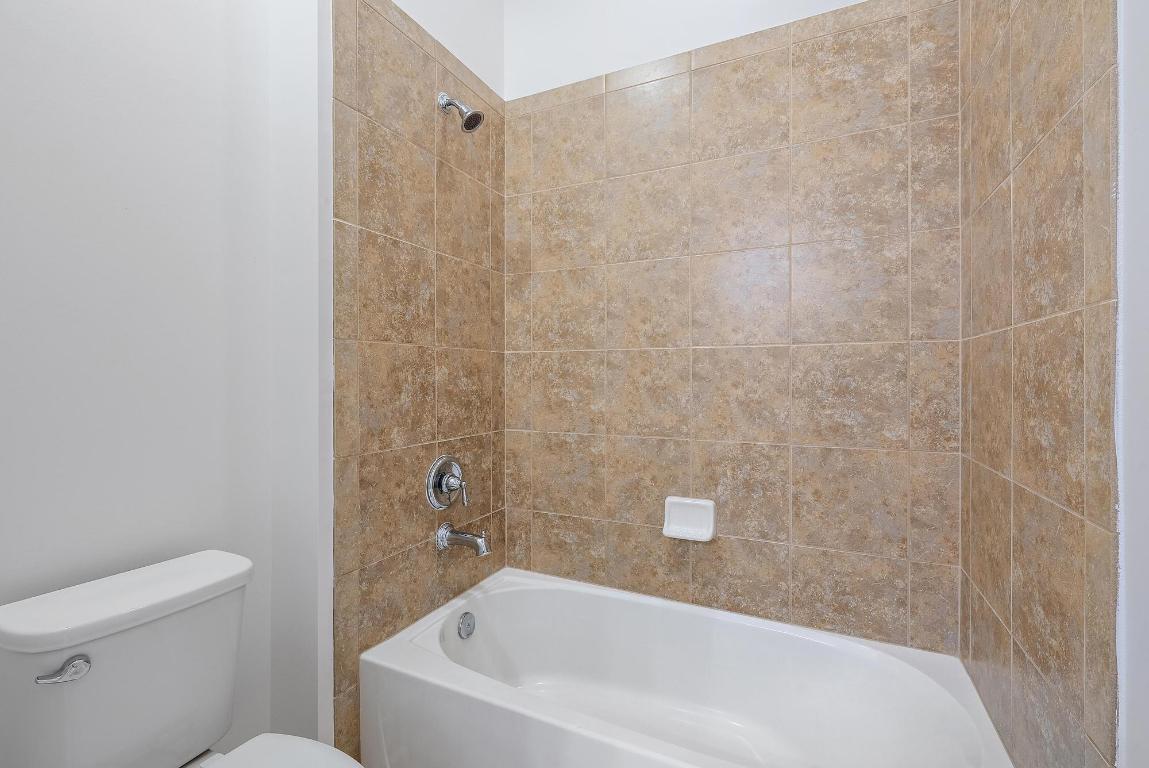 556 SW Sea Green Street