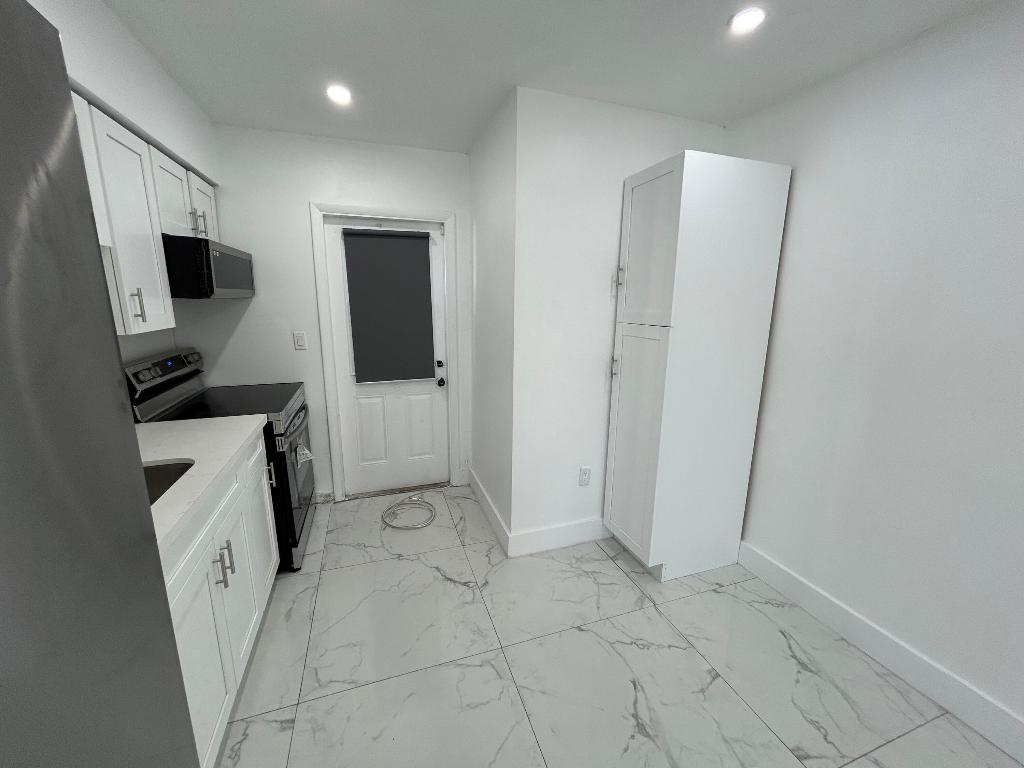 4350 SW 62nd Avenue 1