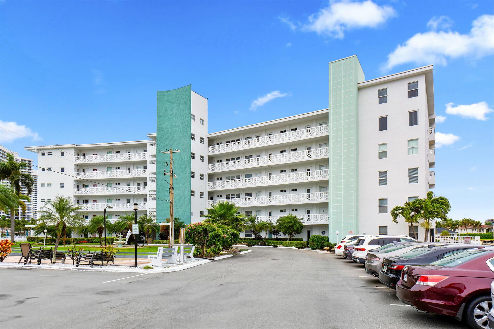 3209 S Ocean Drive 1-G
